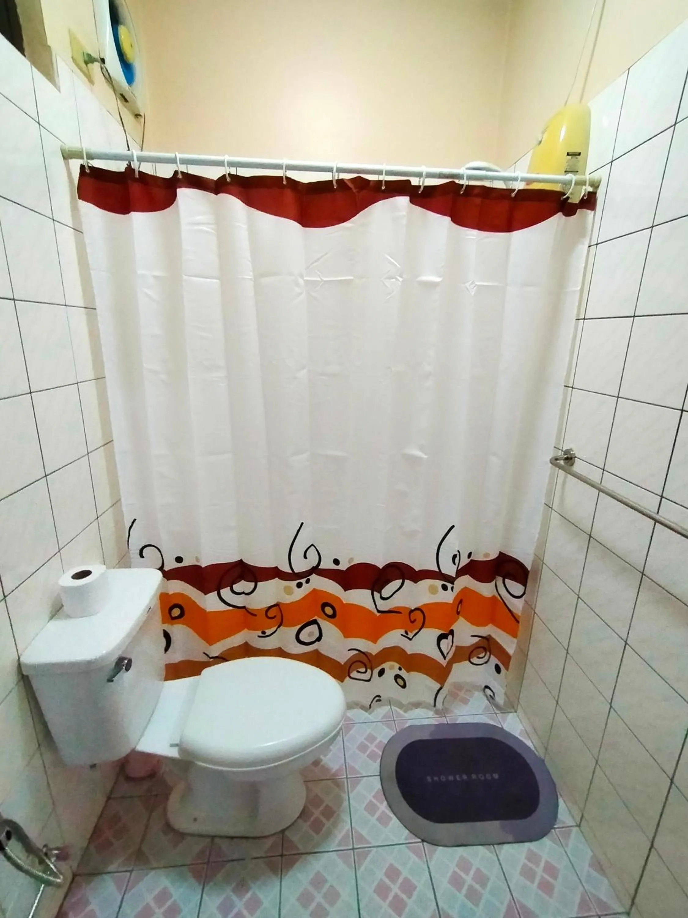 Shower in Khoom Kam Kaew