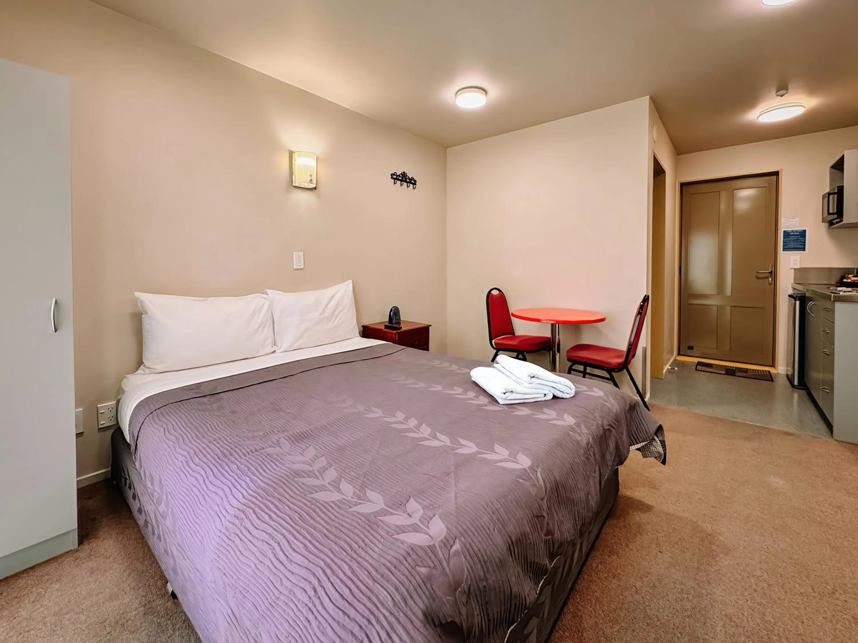 Bed in Bealey Avenue Motel