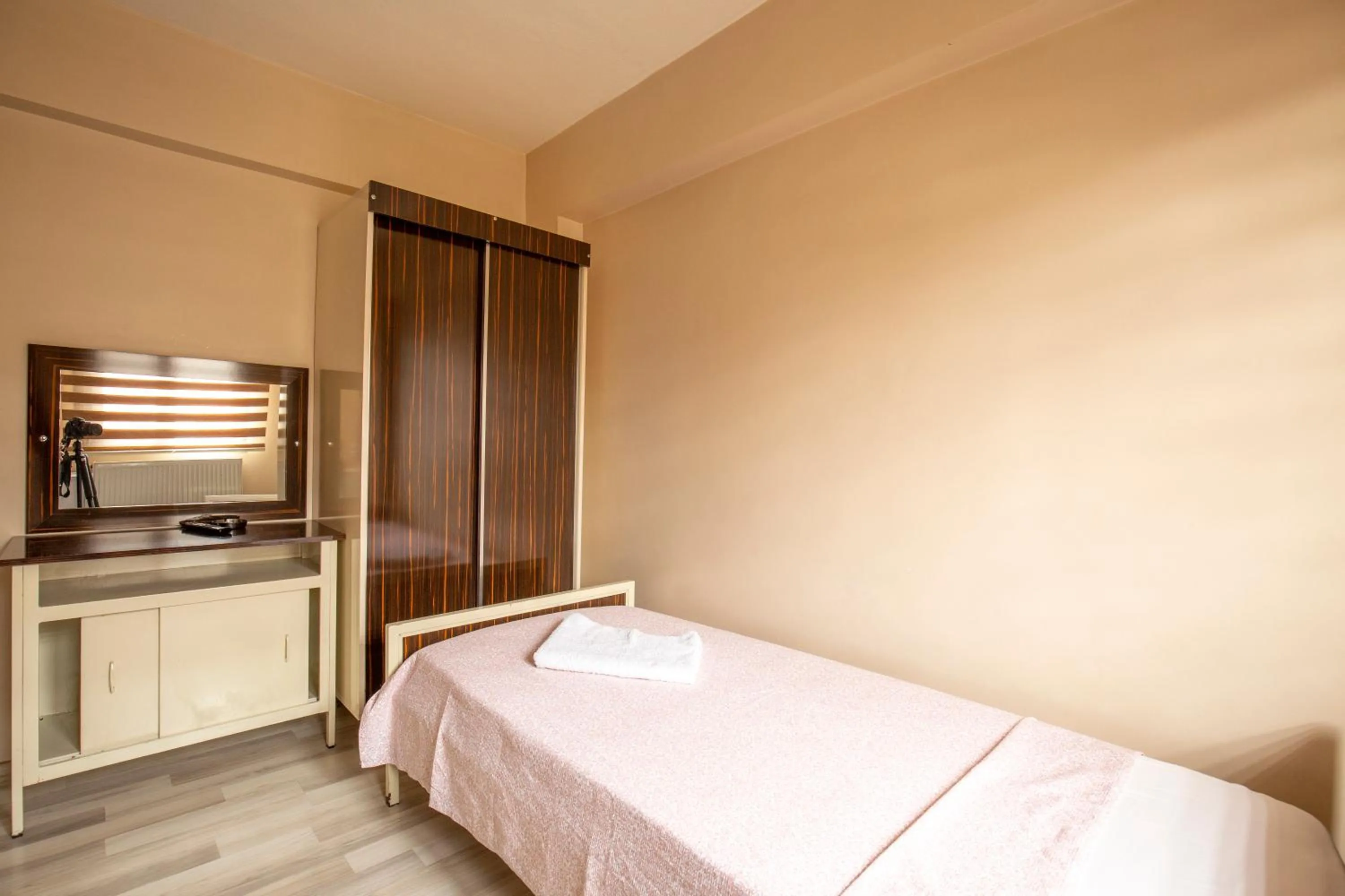 Bed in Beyoglu Huzur Hotel