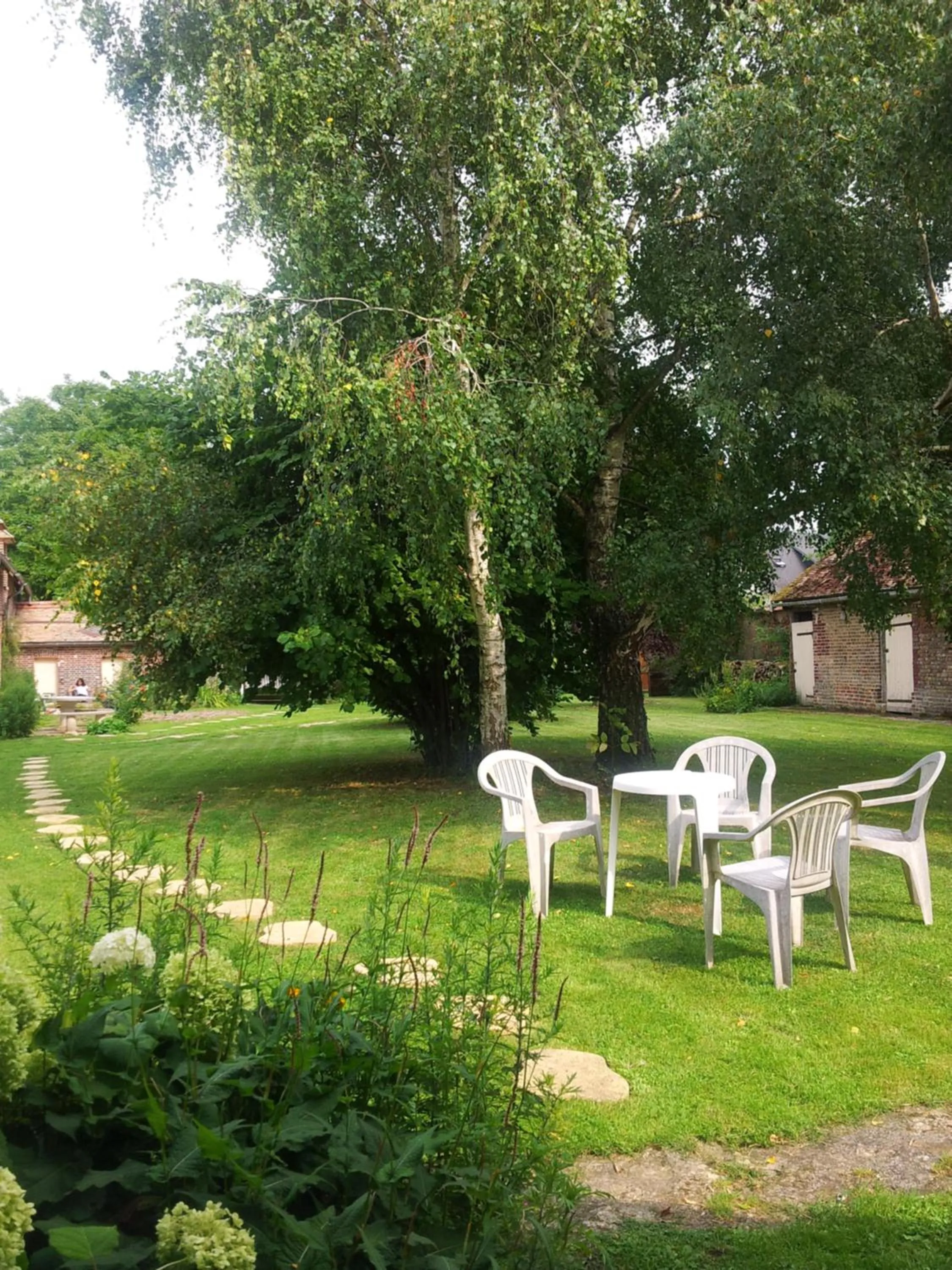 Garden in Gîte Le Salon de Musique