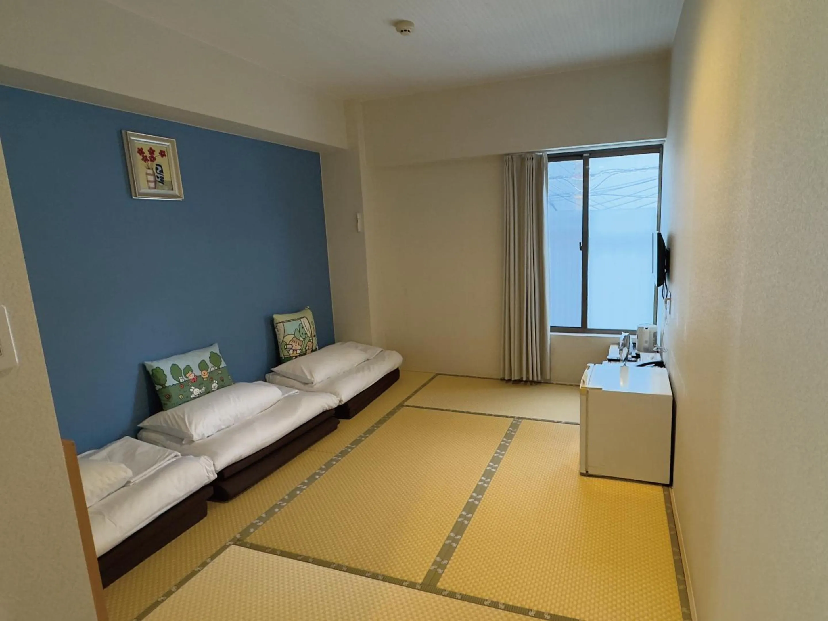 Photo of the whole room, Bed in Victoria Hotel