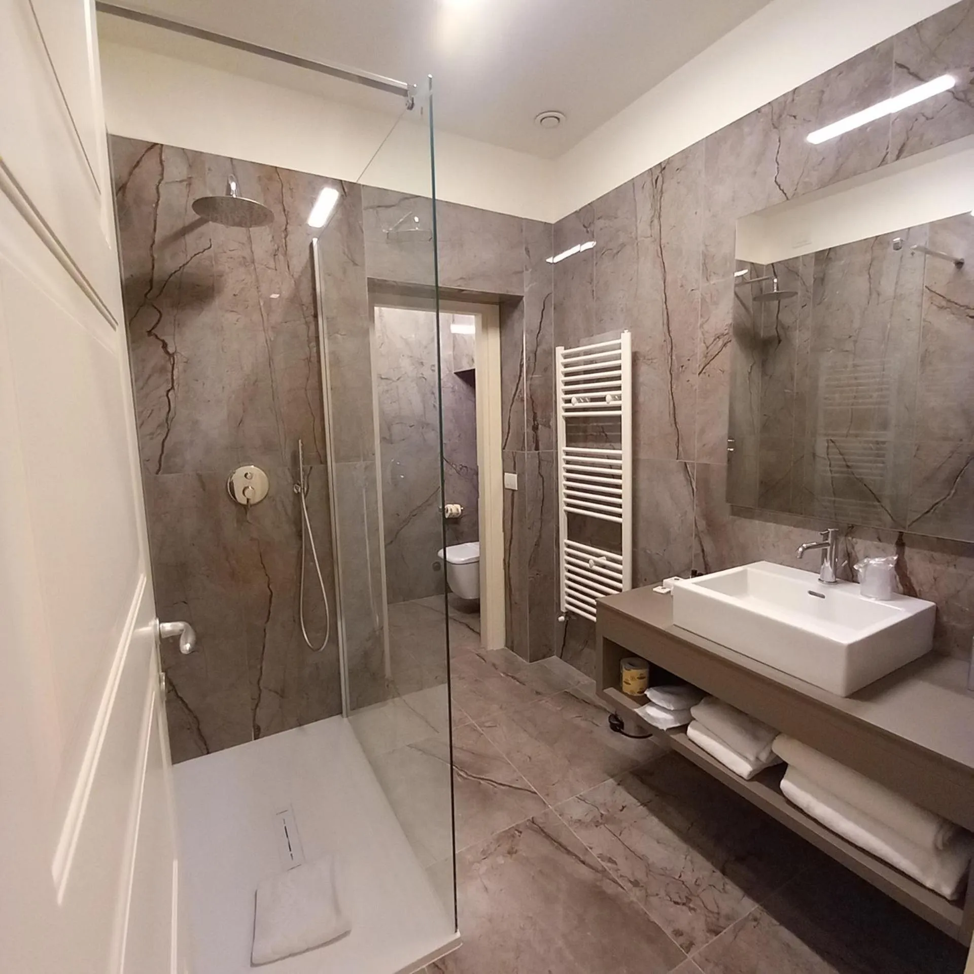 Shower in Hotel Palazzo San Lorenzo & Spa