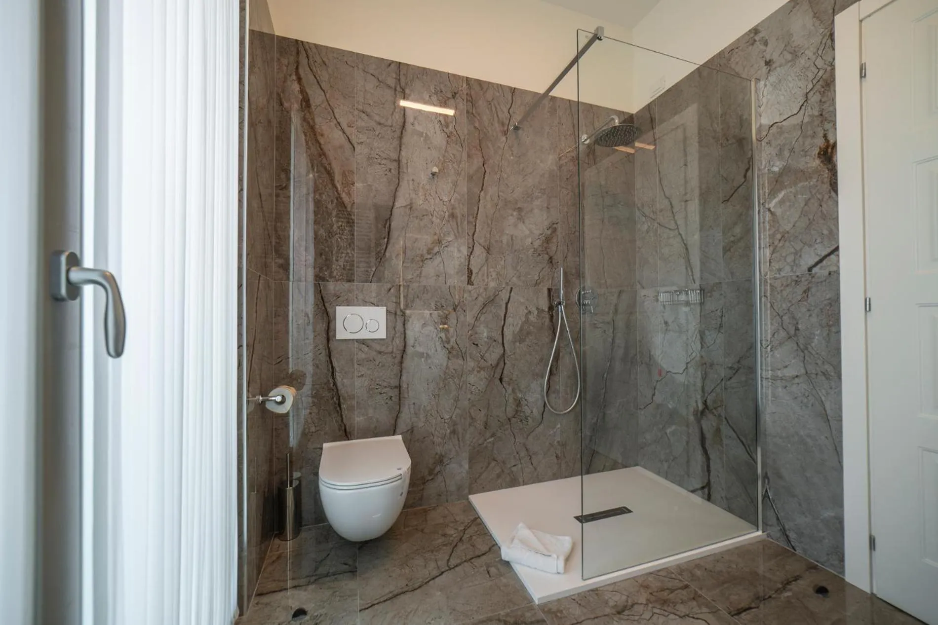 Shower in Hotel Palazzo San Lorenzo & Spa