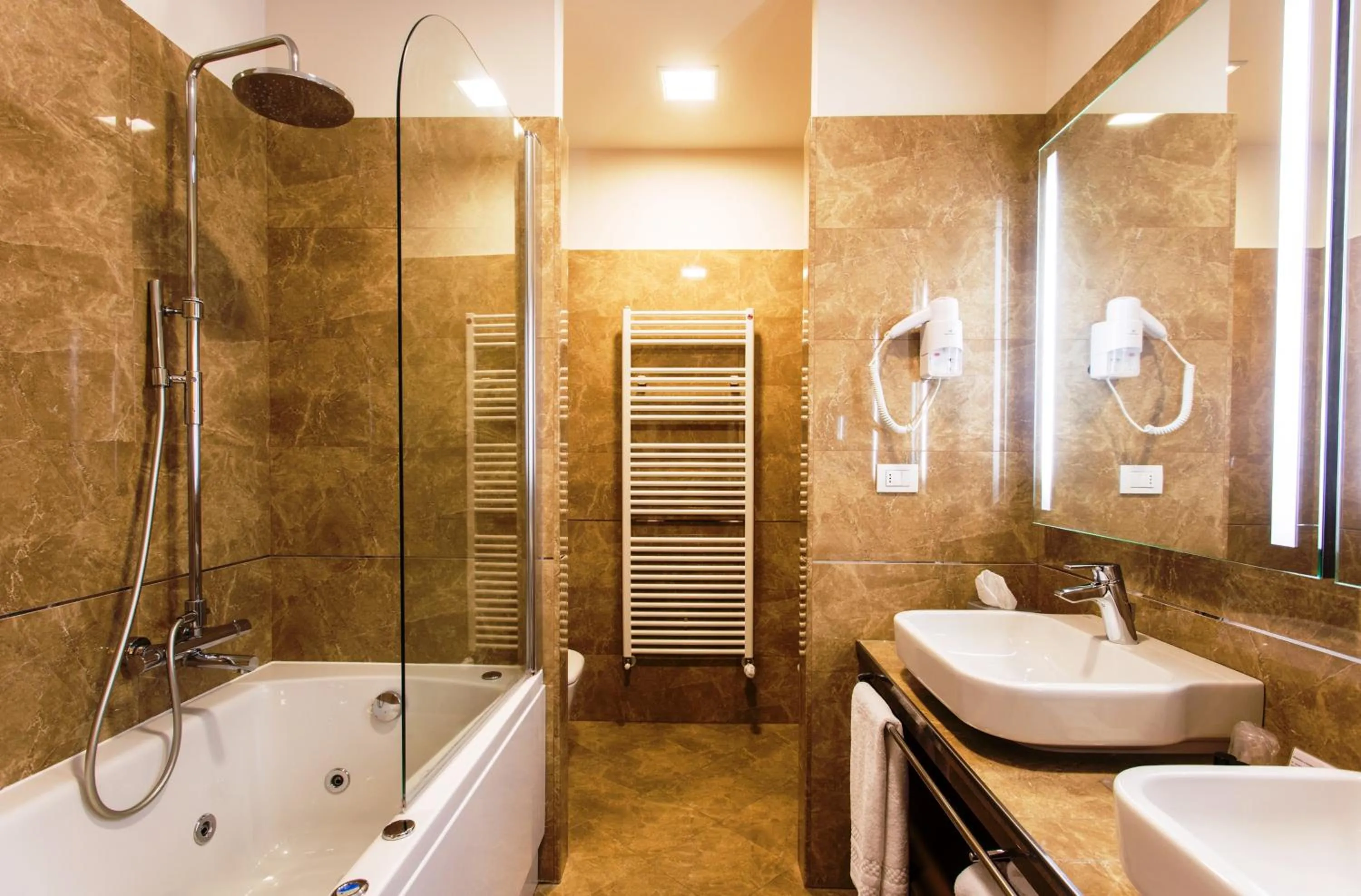 Bathroom in Hotel Palazzo San Lorenzo & Spa