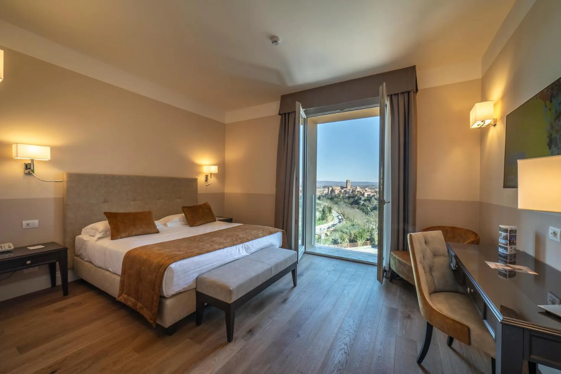 View (from property/room), Bed in Hotel Palazzo San Lorenzo & Spa