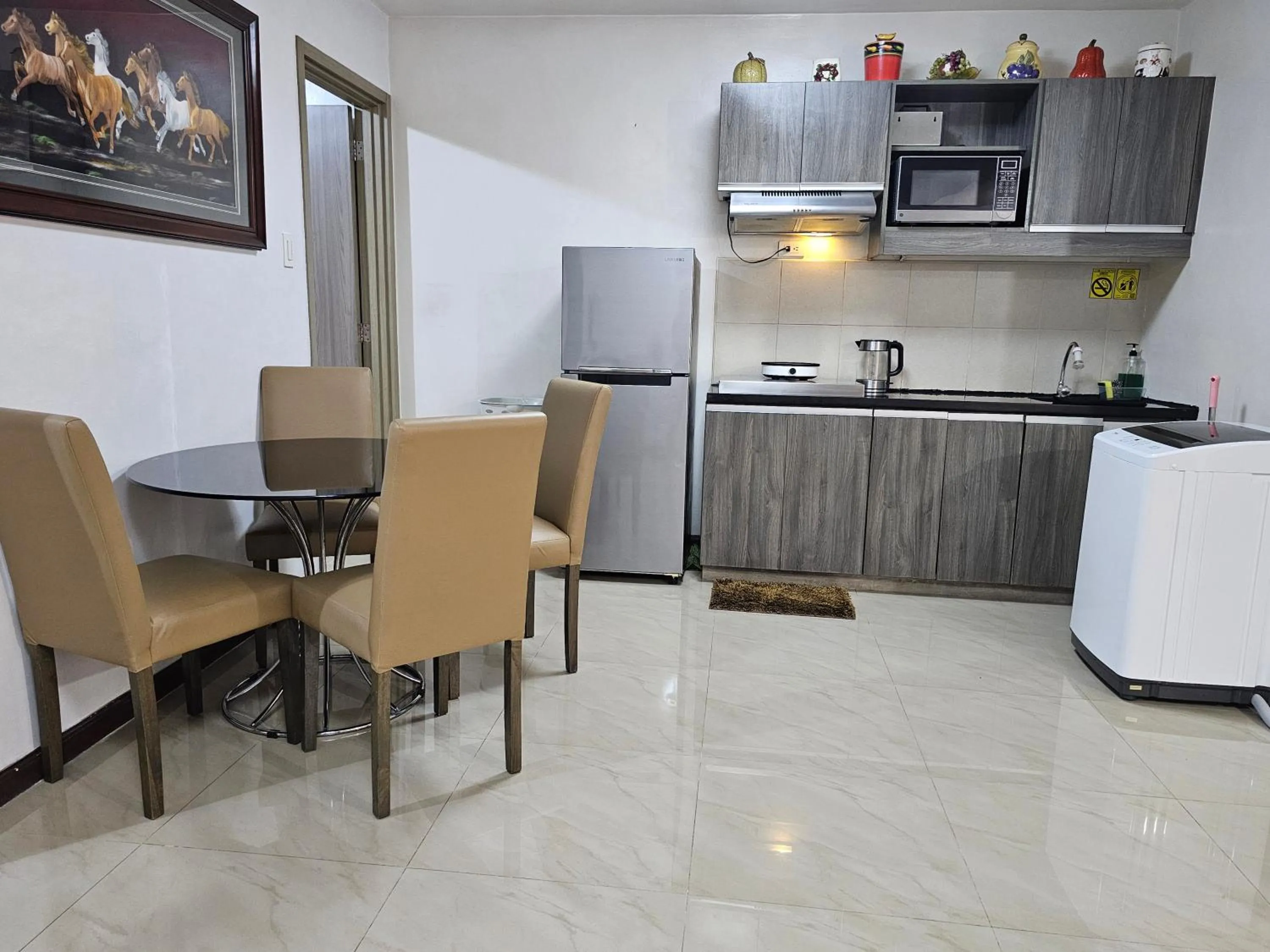 Solemare Parksuites Condominium - Condo R Us