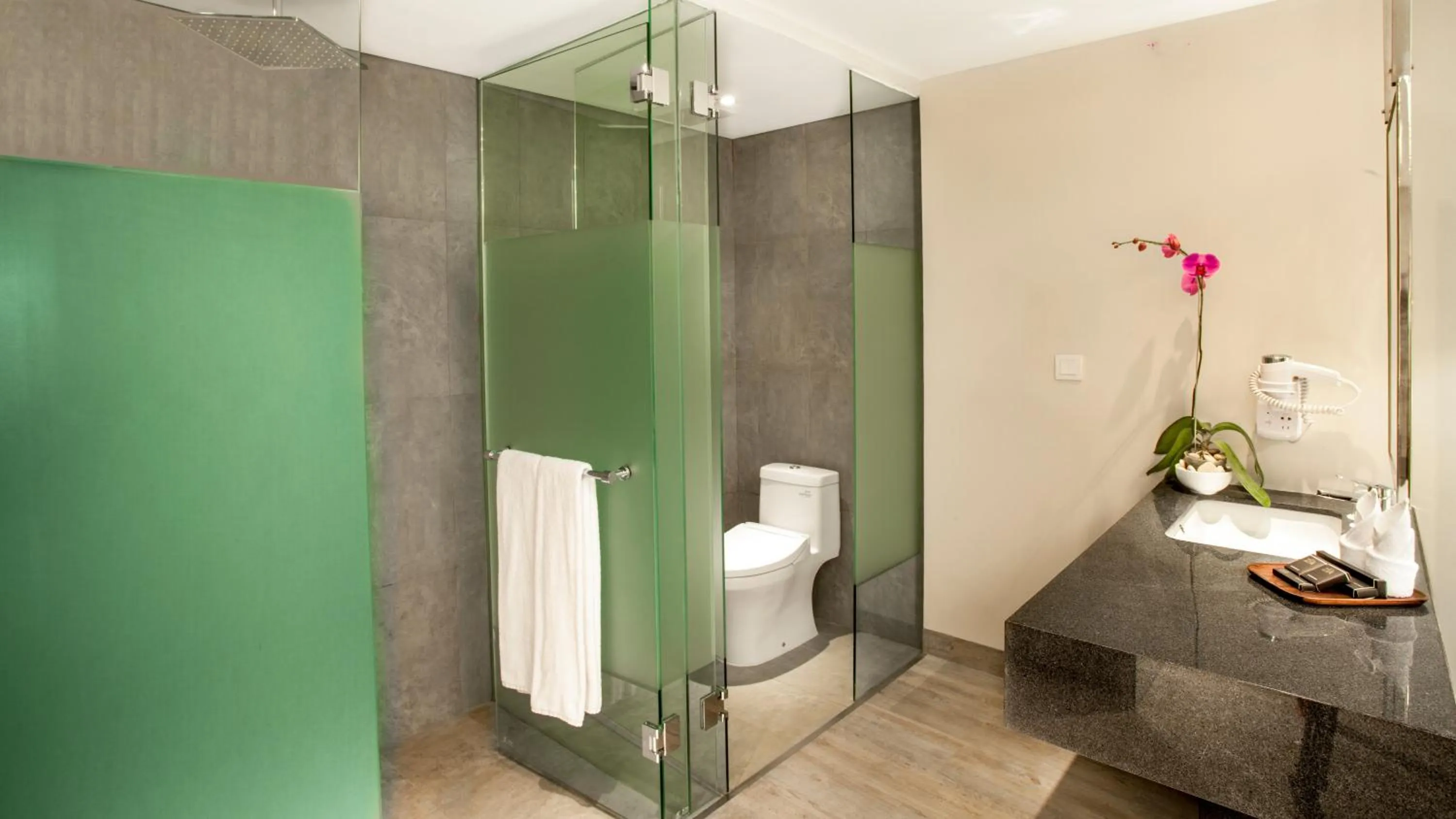 Bathroom in Hotel Daun Bali Seminyak