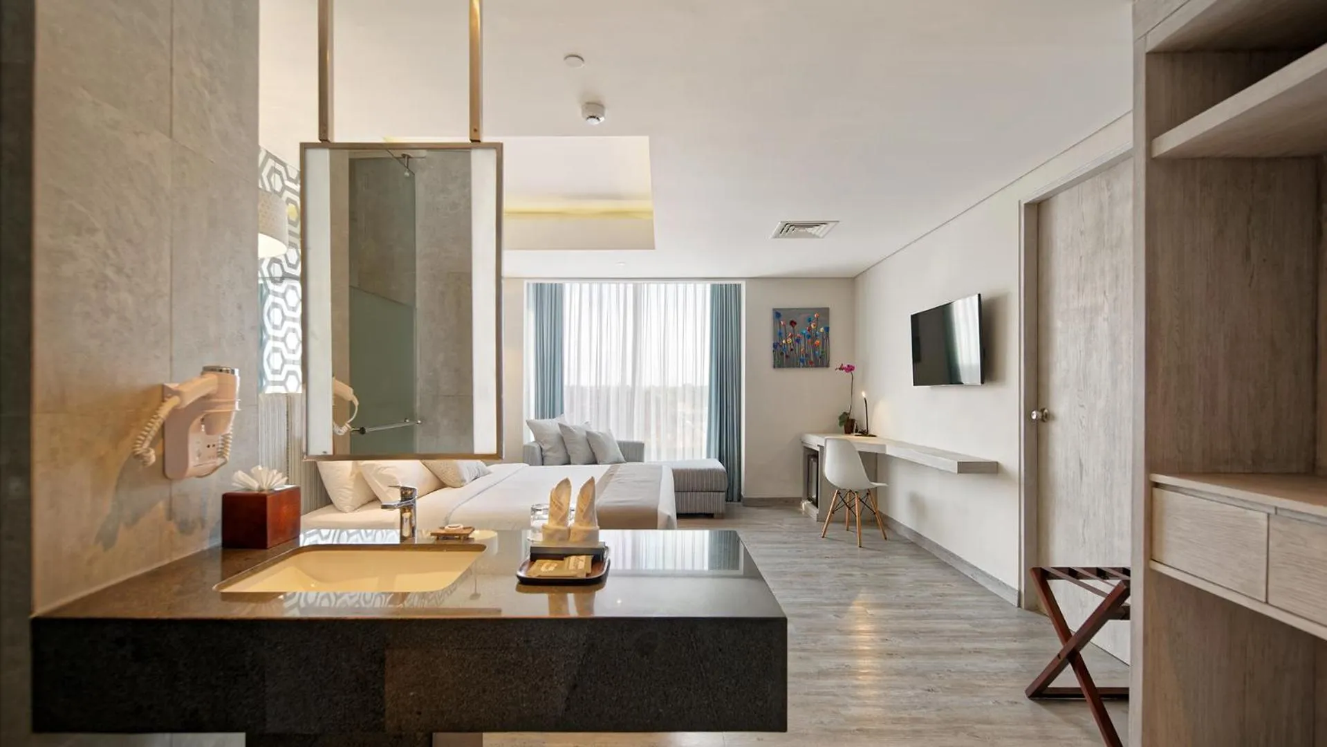 Bathroom, Bed in Hotel Daun Bali Seminyak