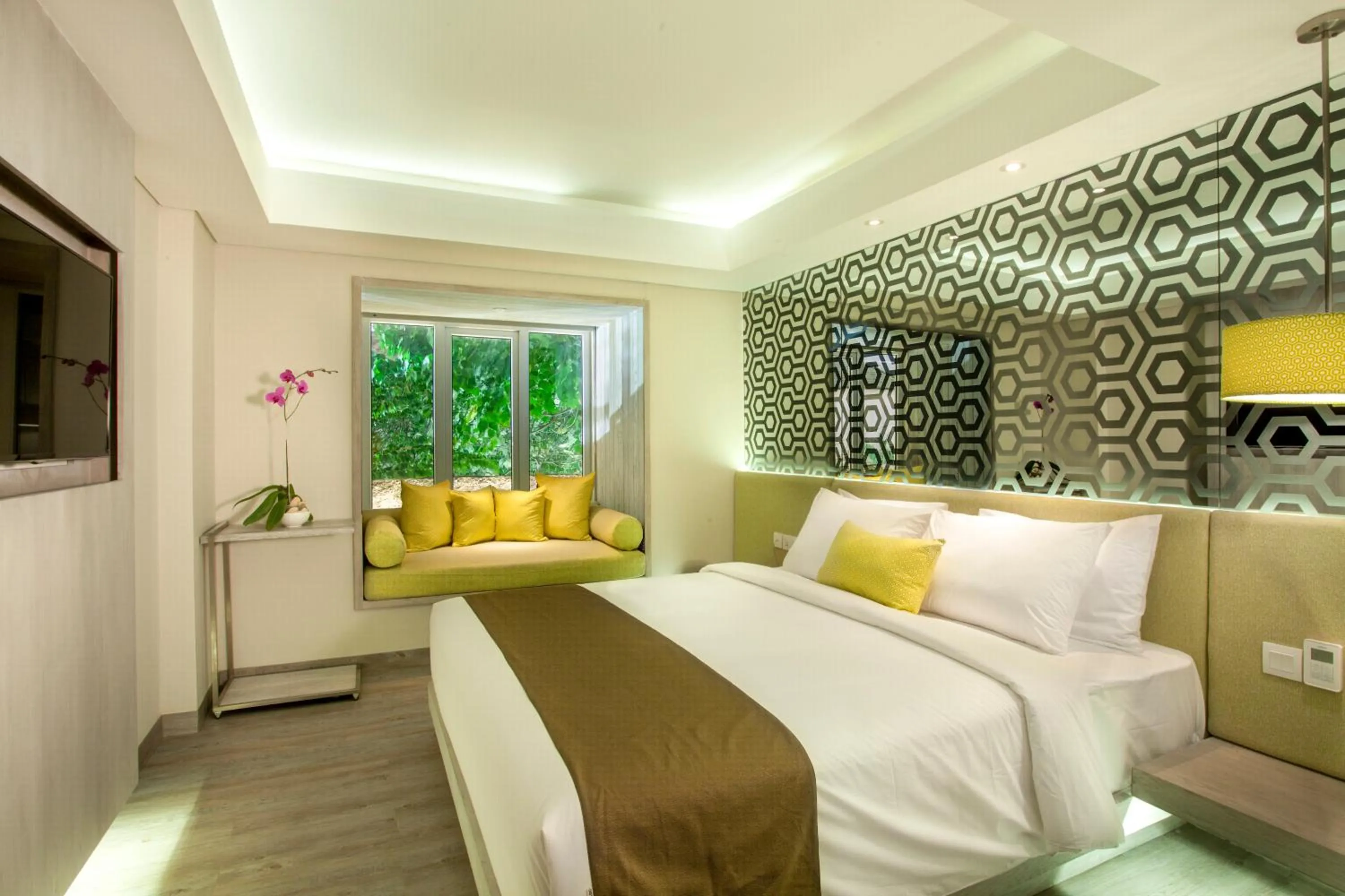 Bathroom, Bed in Hotel Daun Bali Seminyak