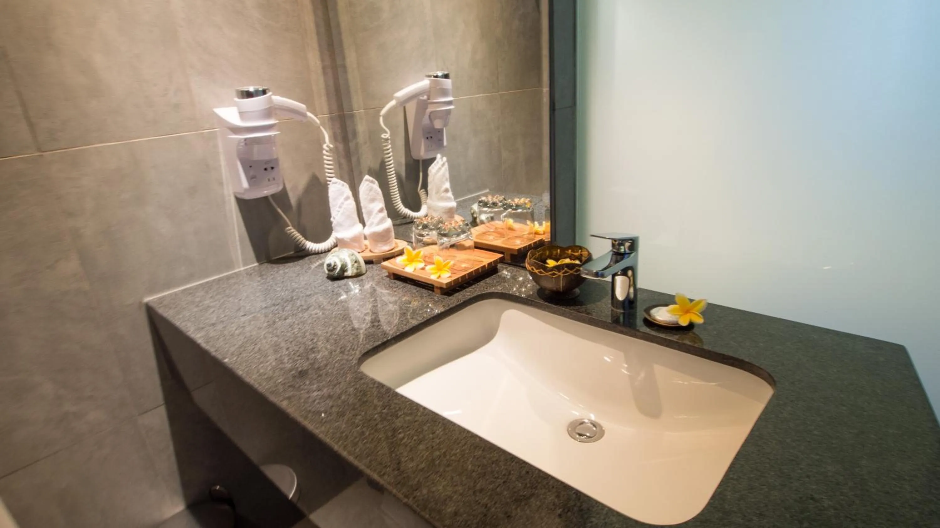 Bathroom in Hotel Daun Bali Seminyak