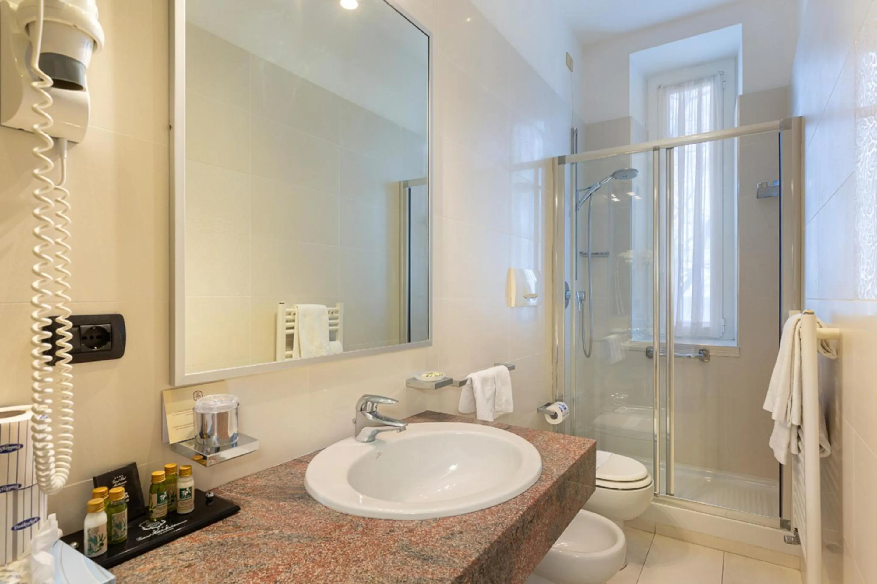 Shower in Grand Hotel Mediterranee