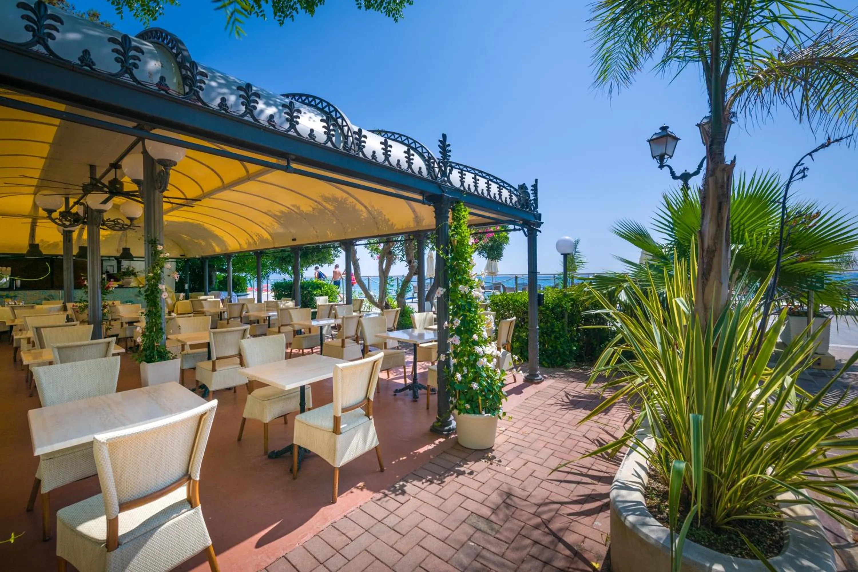 Garden in Grand Hotel Mediterranee