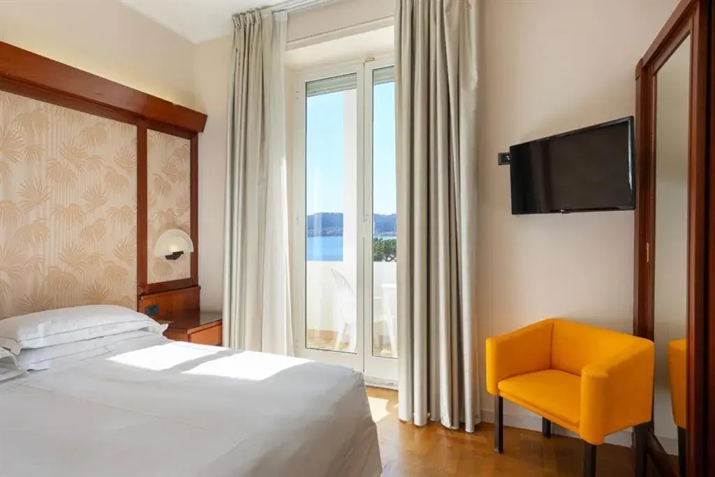 Superior Double Lateral Room with Balcony in Grand Hotel Mediterranee Superior Double Lateral Room with Balcony in Grand Hotel Mediterranee