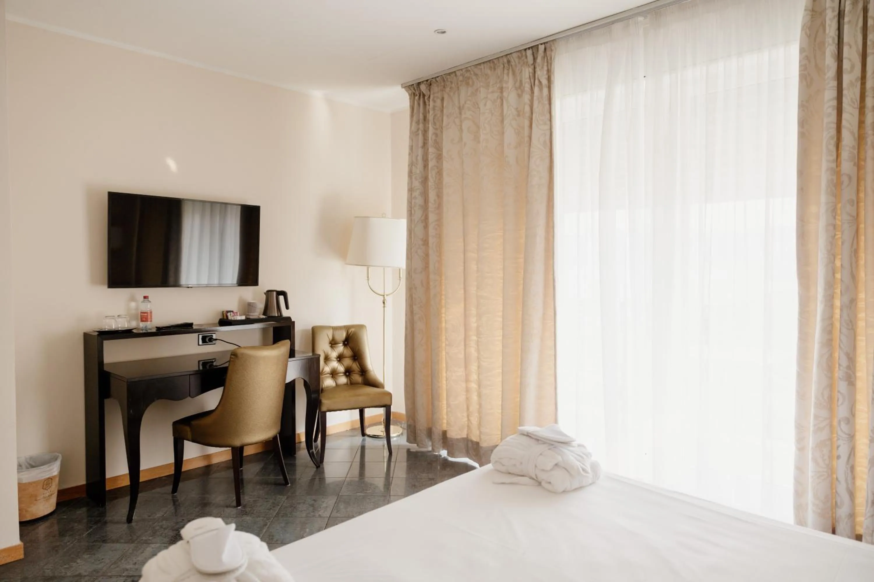 Bed in Grand Hotel Mediterranee