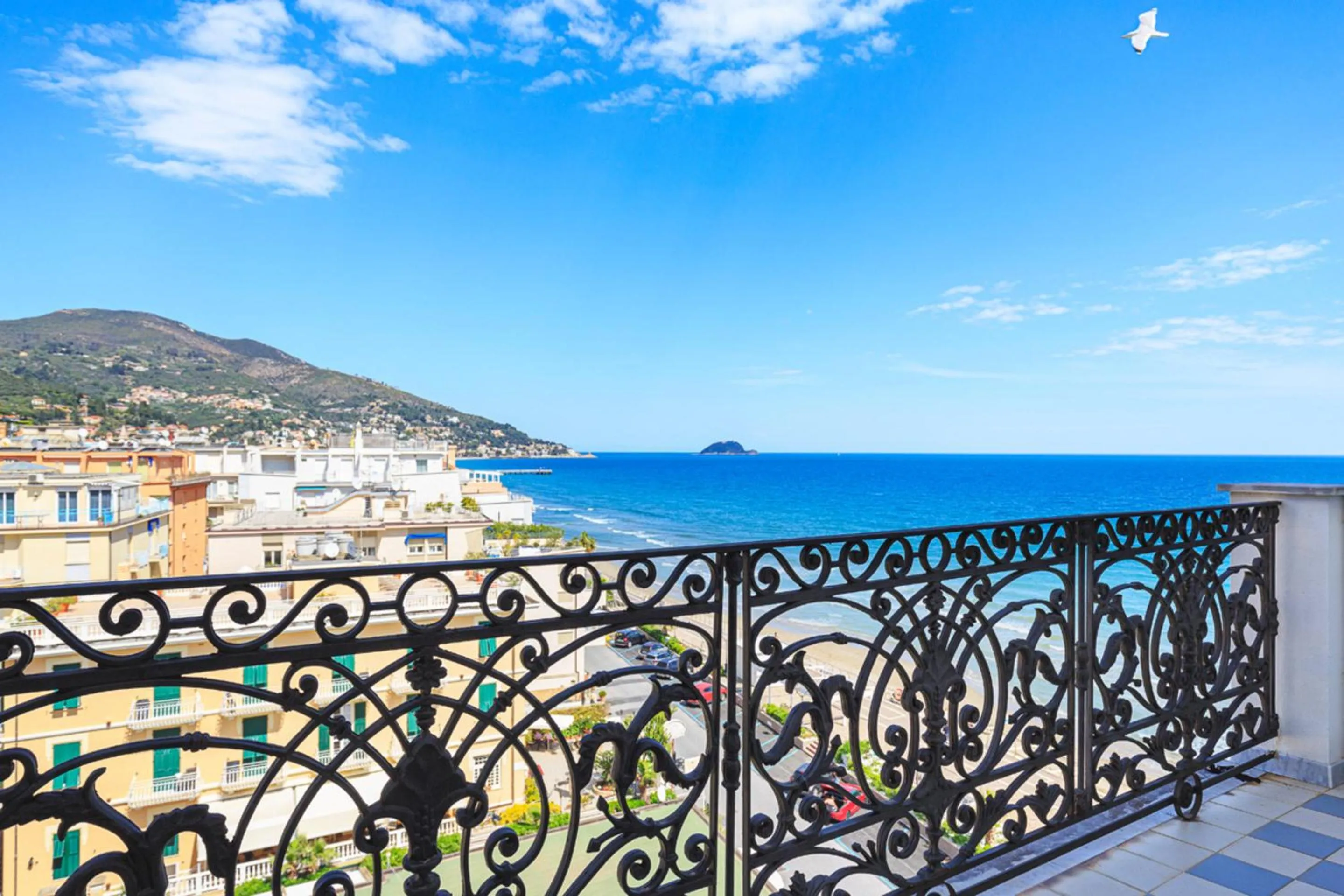 Day in Grand Hotel Mediterranee