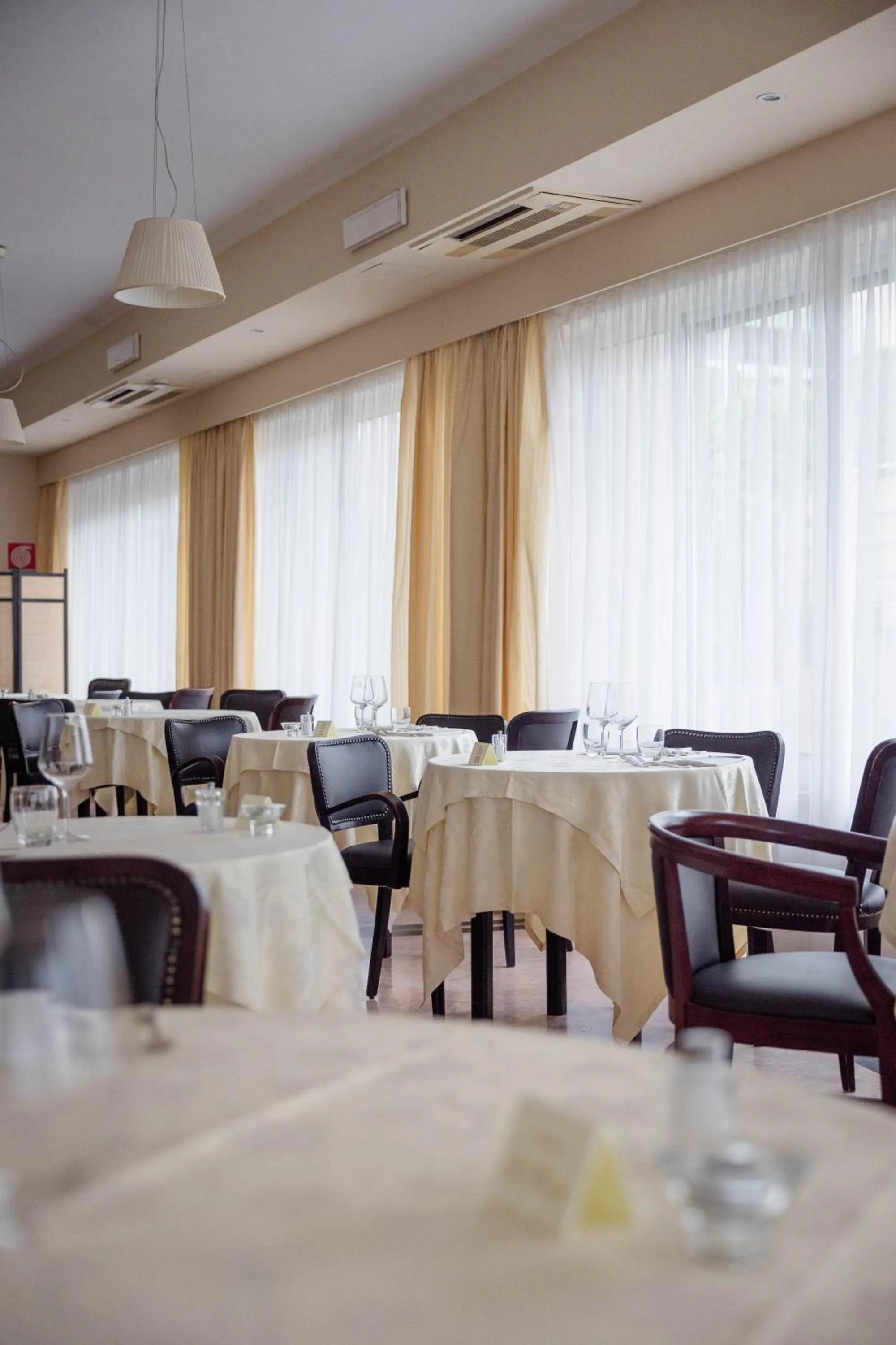 Restaurant/places to eat in Grand Hotel Mediterranee