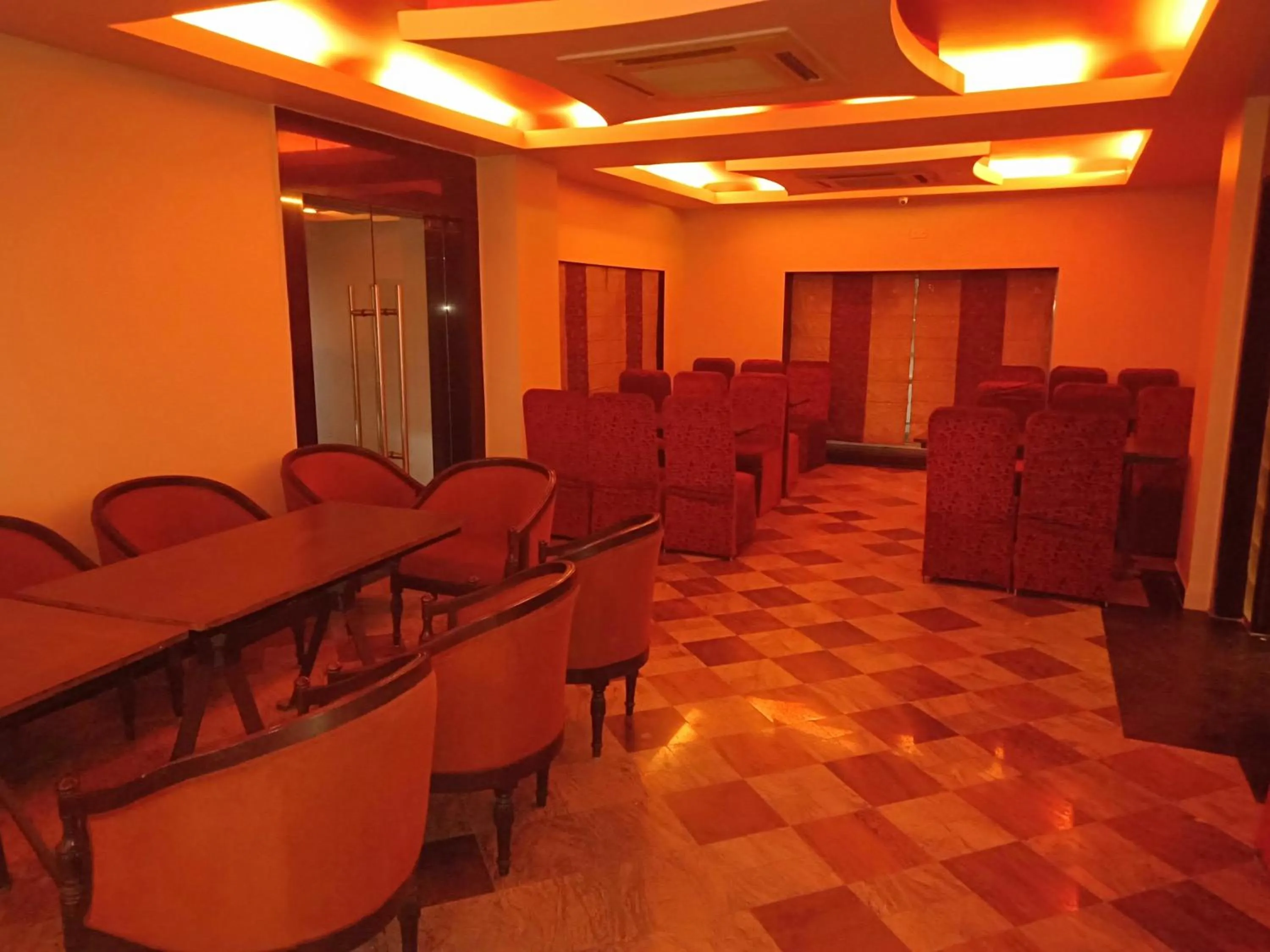 Restaurant/places to eat in Lavanya Hotel- Near Alipur, Delhi