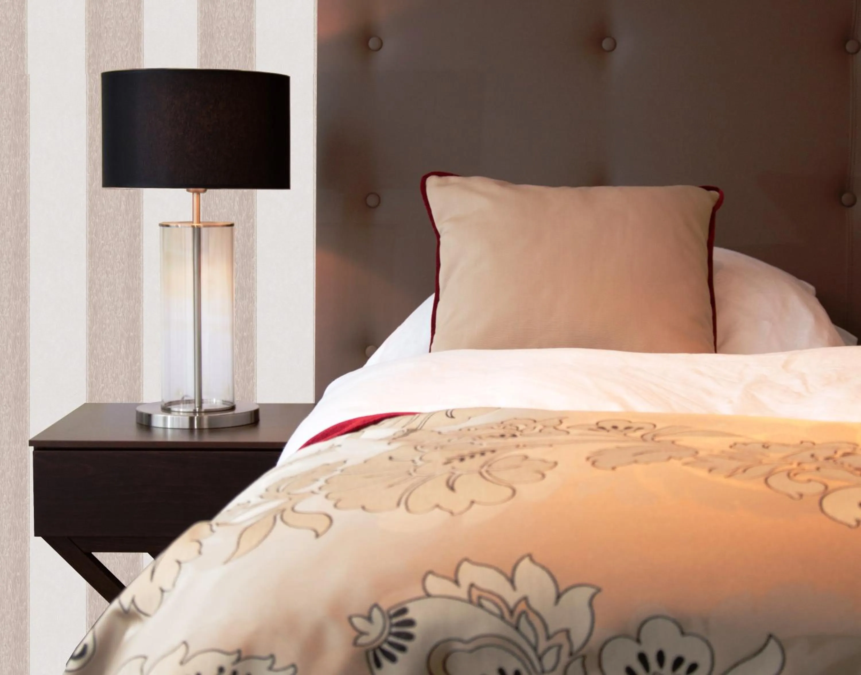 Photo of the whole room, Bed in Romantik Hotel Burgkeller Residenz Kerstinghaus