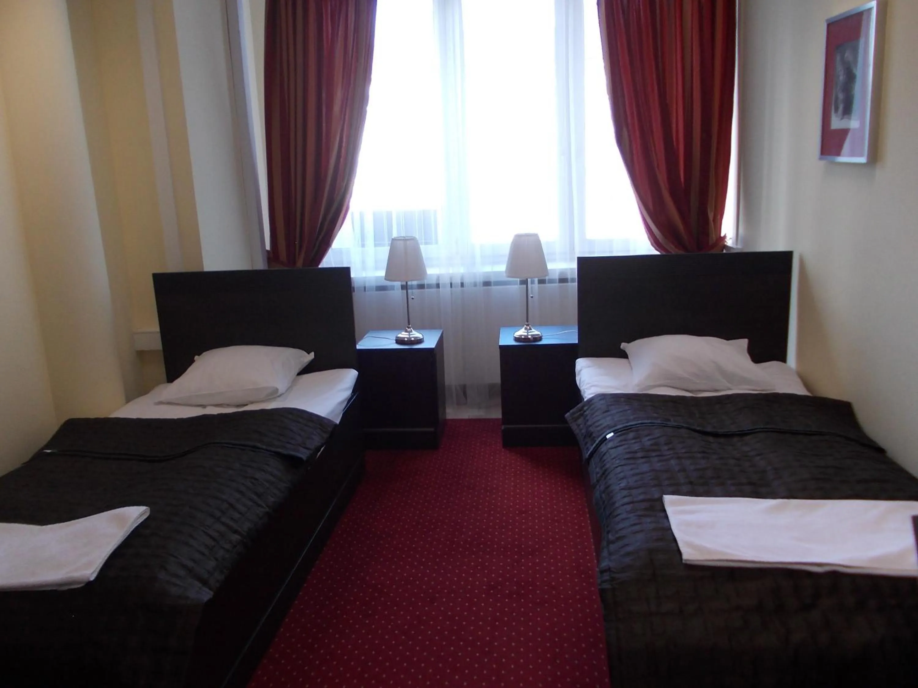 Bed in SCSK Żurawia