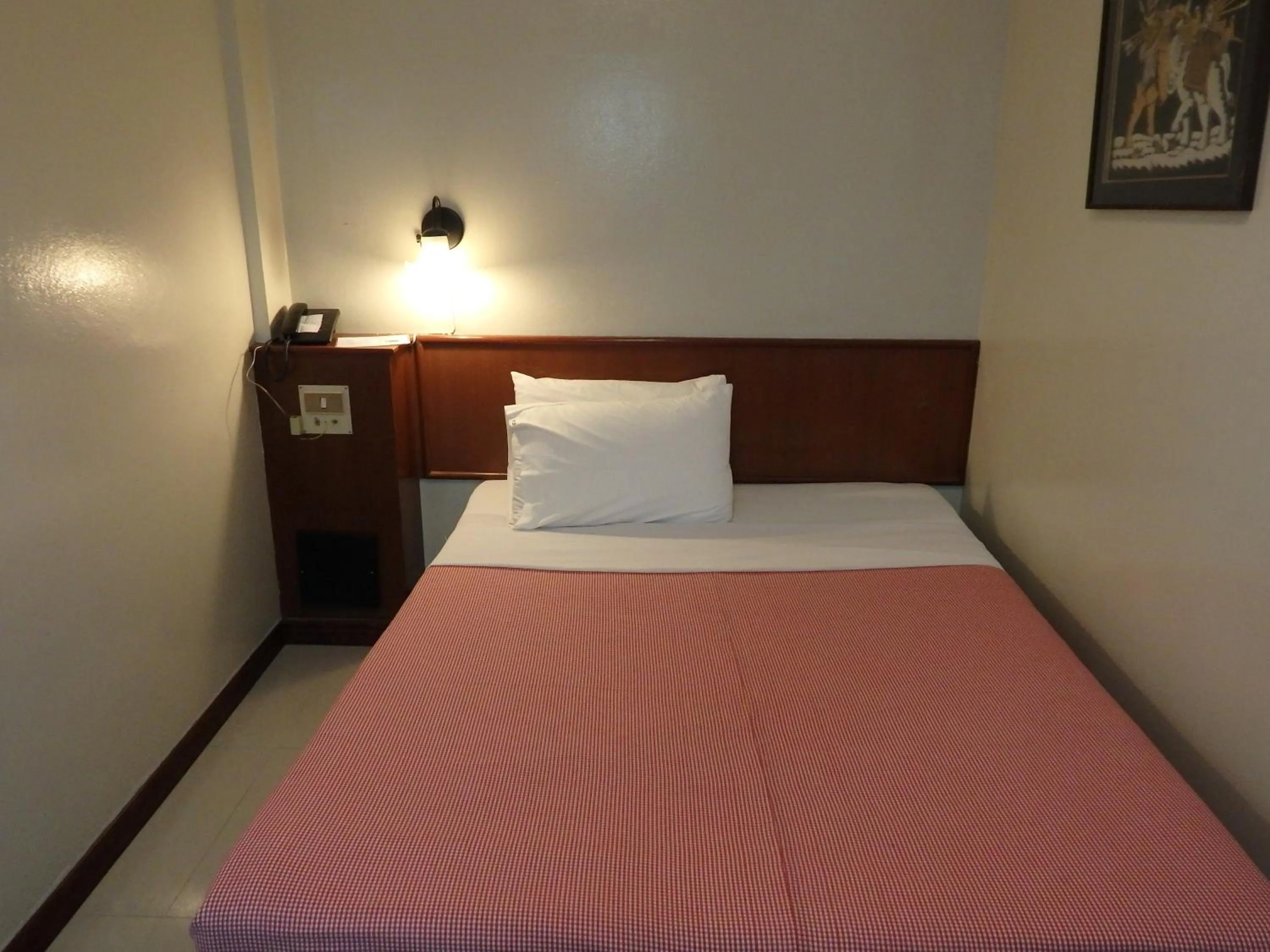 Photo of the whole room, Bed in Sakol Hotel
