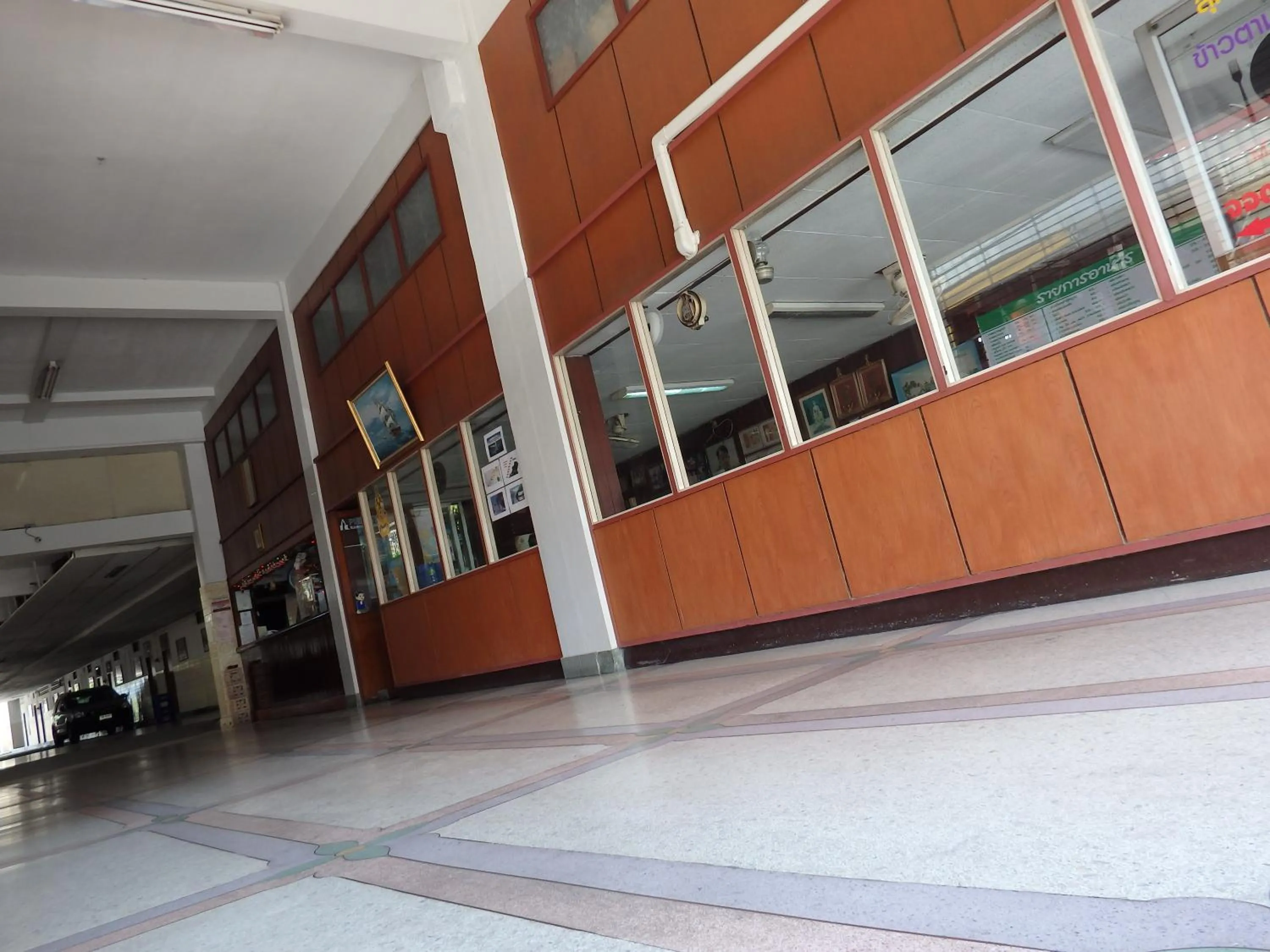 Restaurant/places to eat in Sakol Hotel