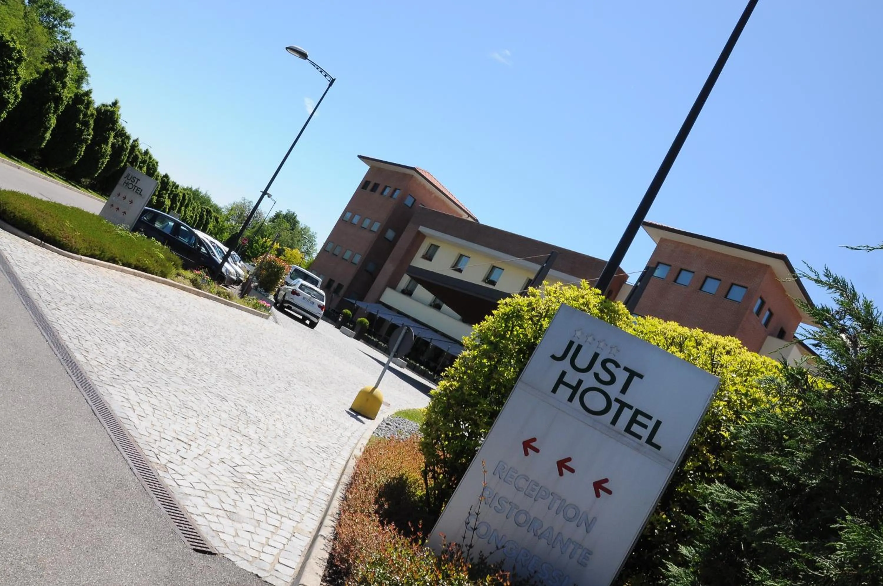 Garden in Just Hotel Lomazzo Fiera