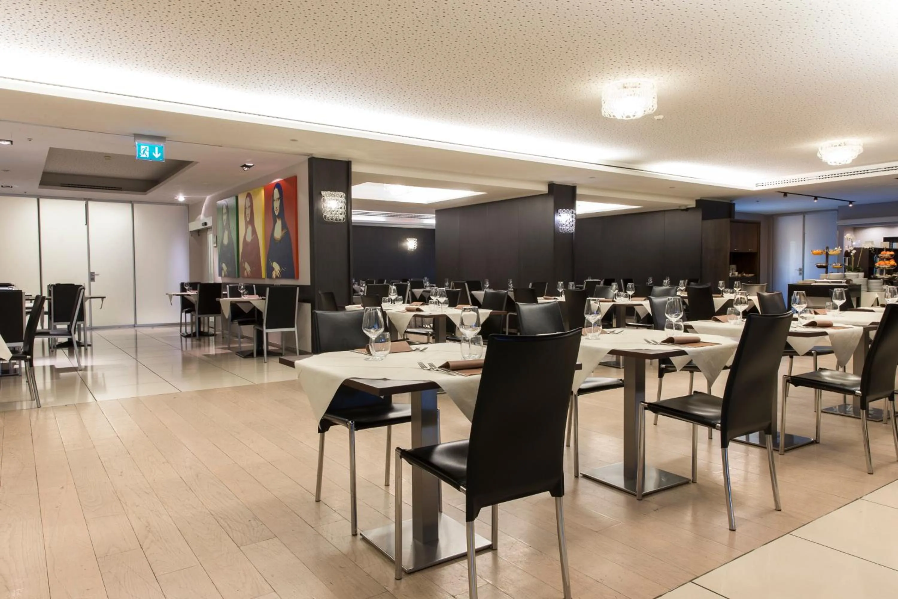 Restaurant/places to eat in Just Hotel Lomazzo Fiera