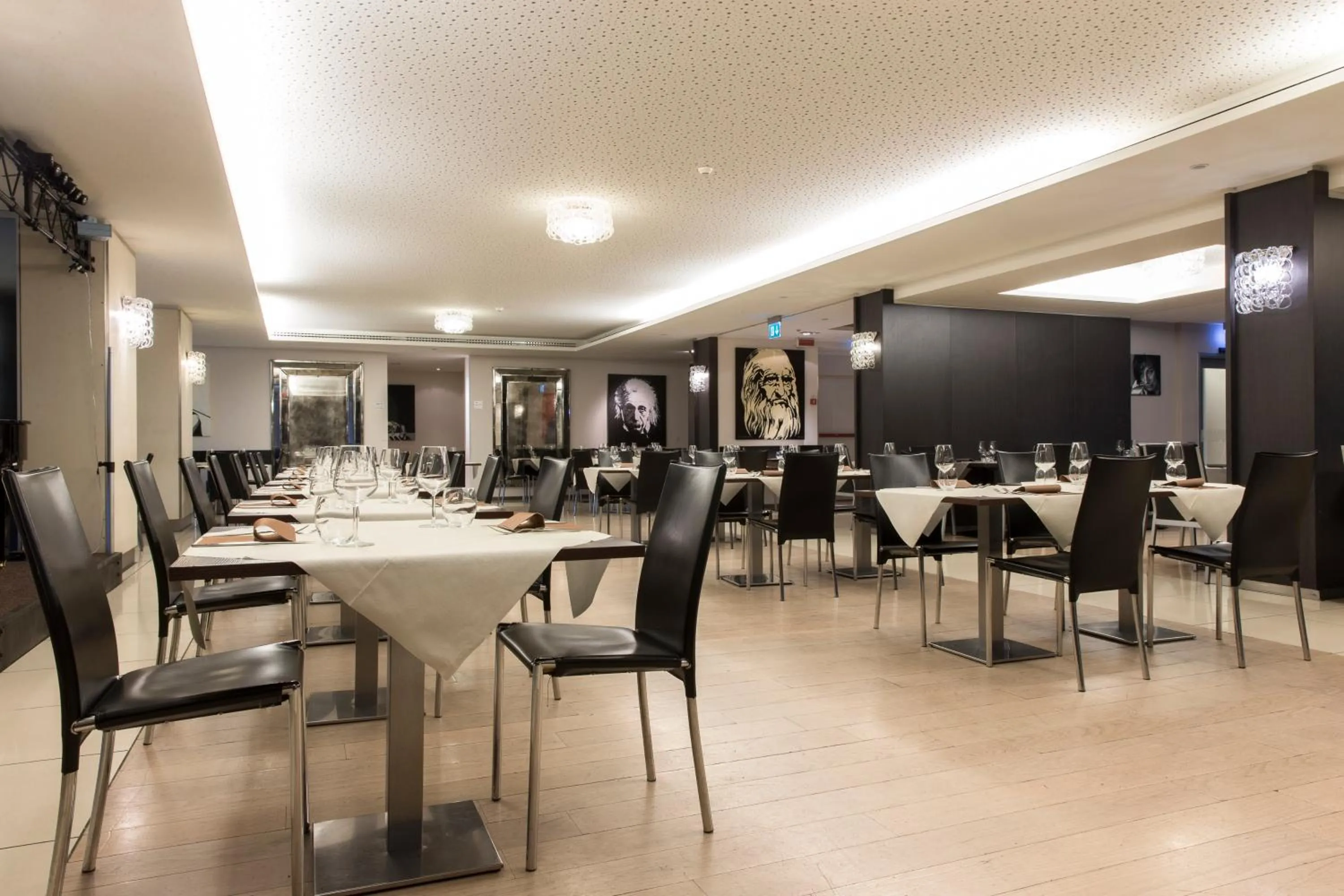Restaurant/places to eat in Just Hotel Lomazzo Fiera