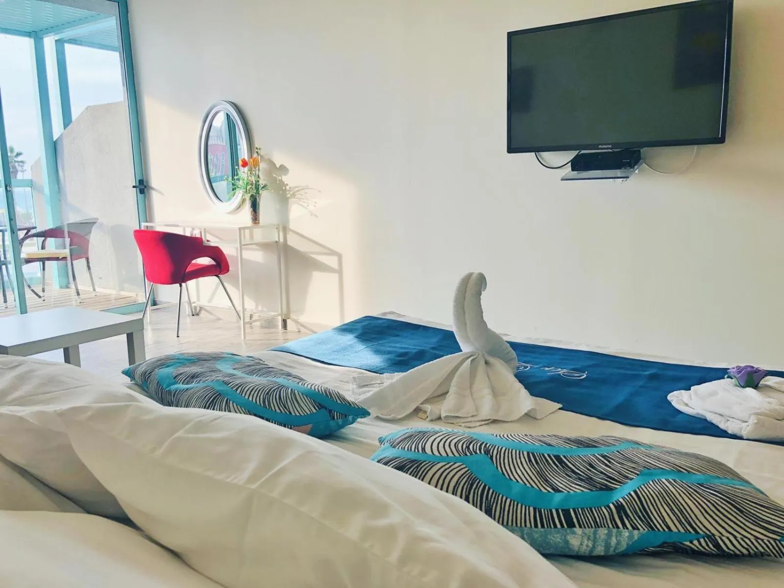 Bedroom, Bed in Sur La Mer Hotel Ashdod