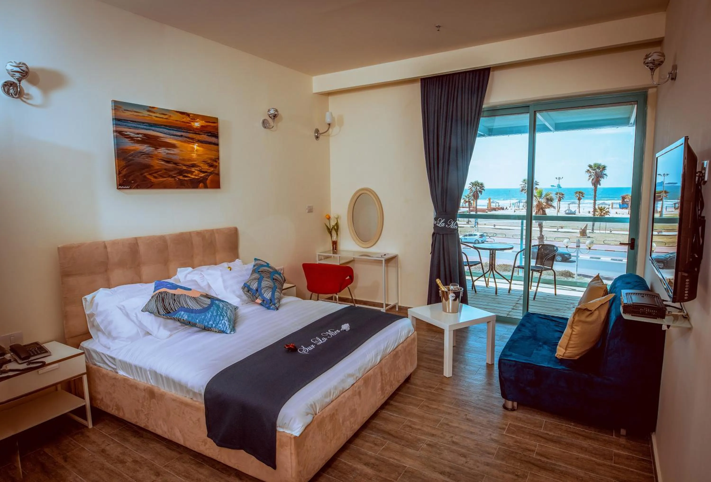 Property building, Bed in Sur La Mer Hotel Ashdod