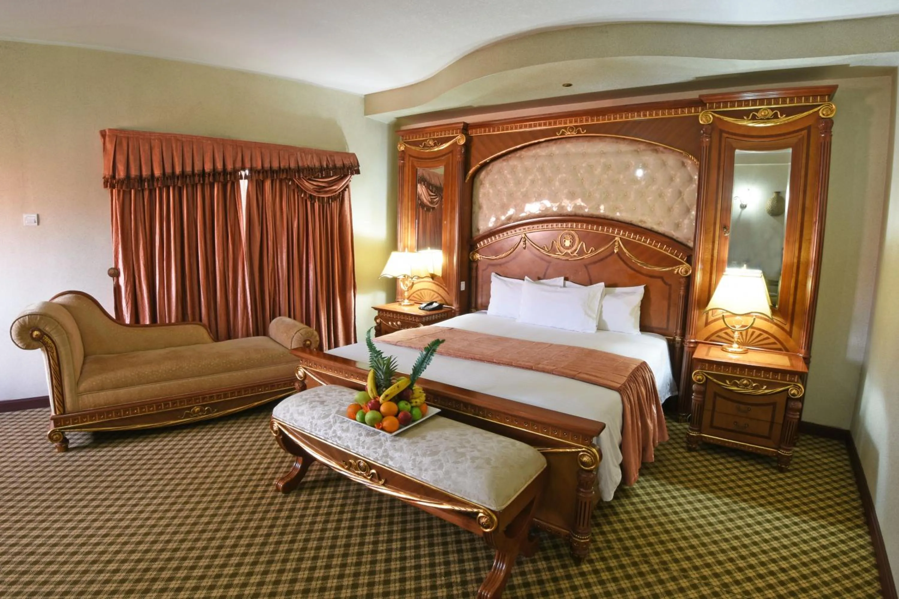 Photo of the whole room, Bed in Imperial Royale Hotel