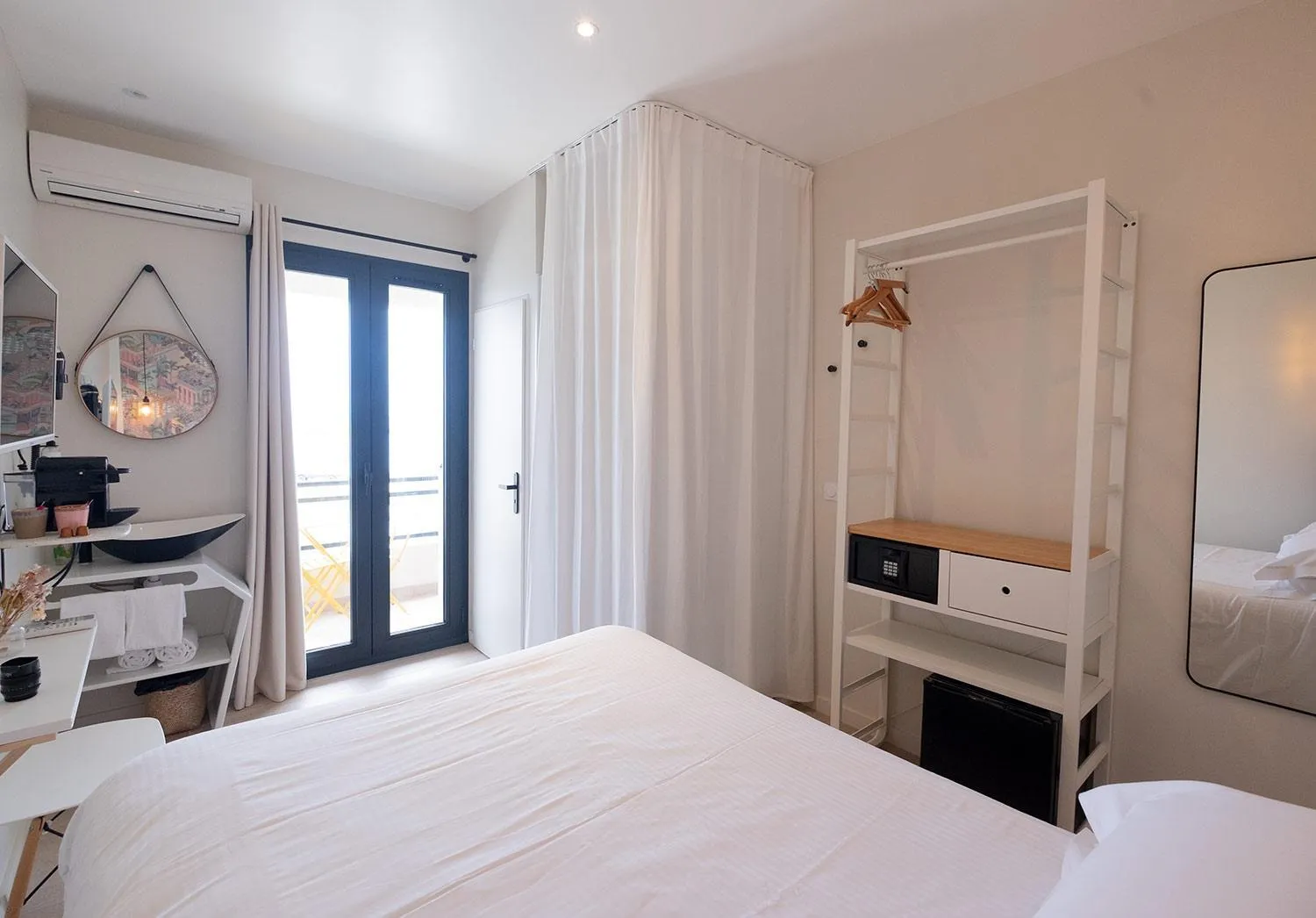 Bed in Hôtel de la Plage