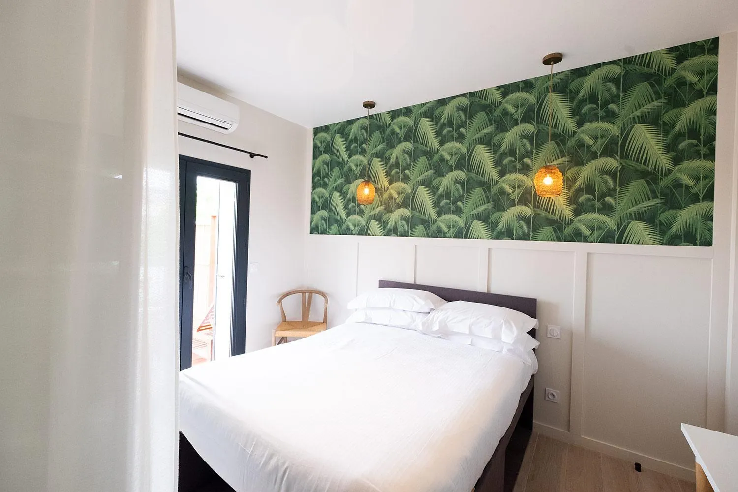 Bed in Hôtel de la Plage