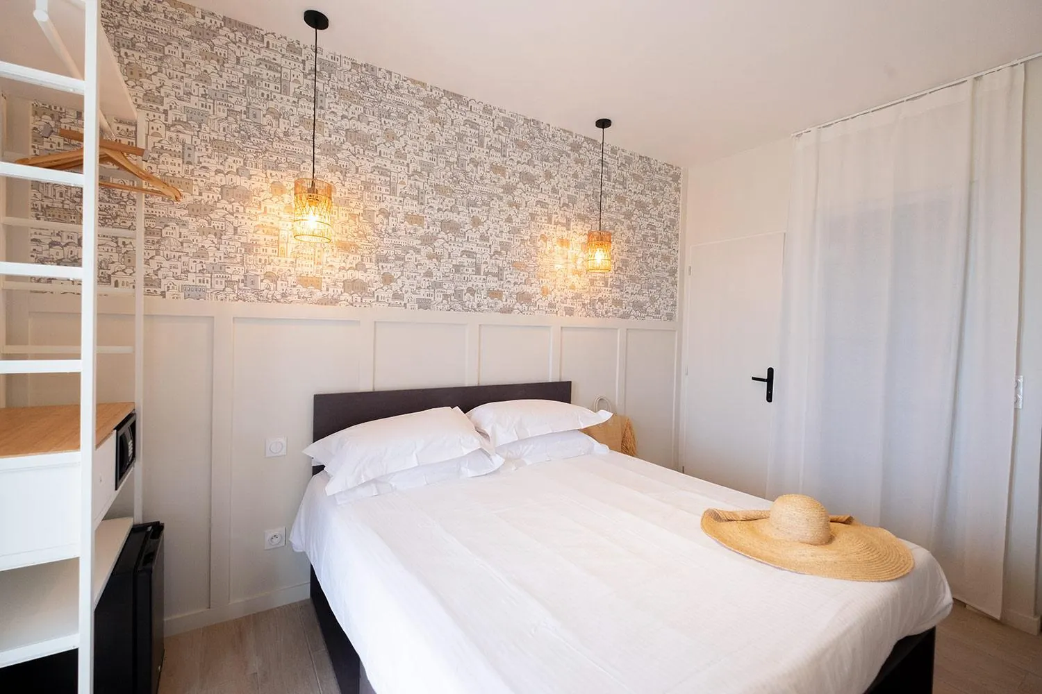 Bed in Hôtel de la Plage