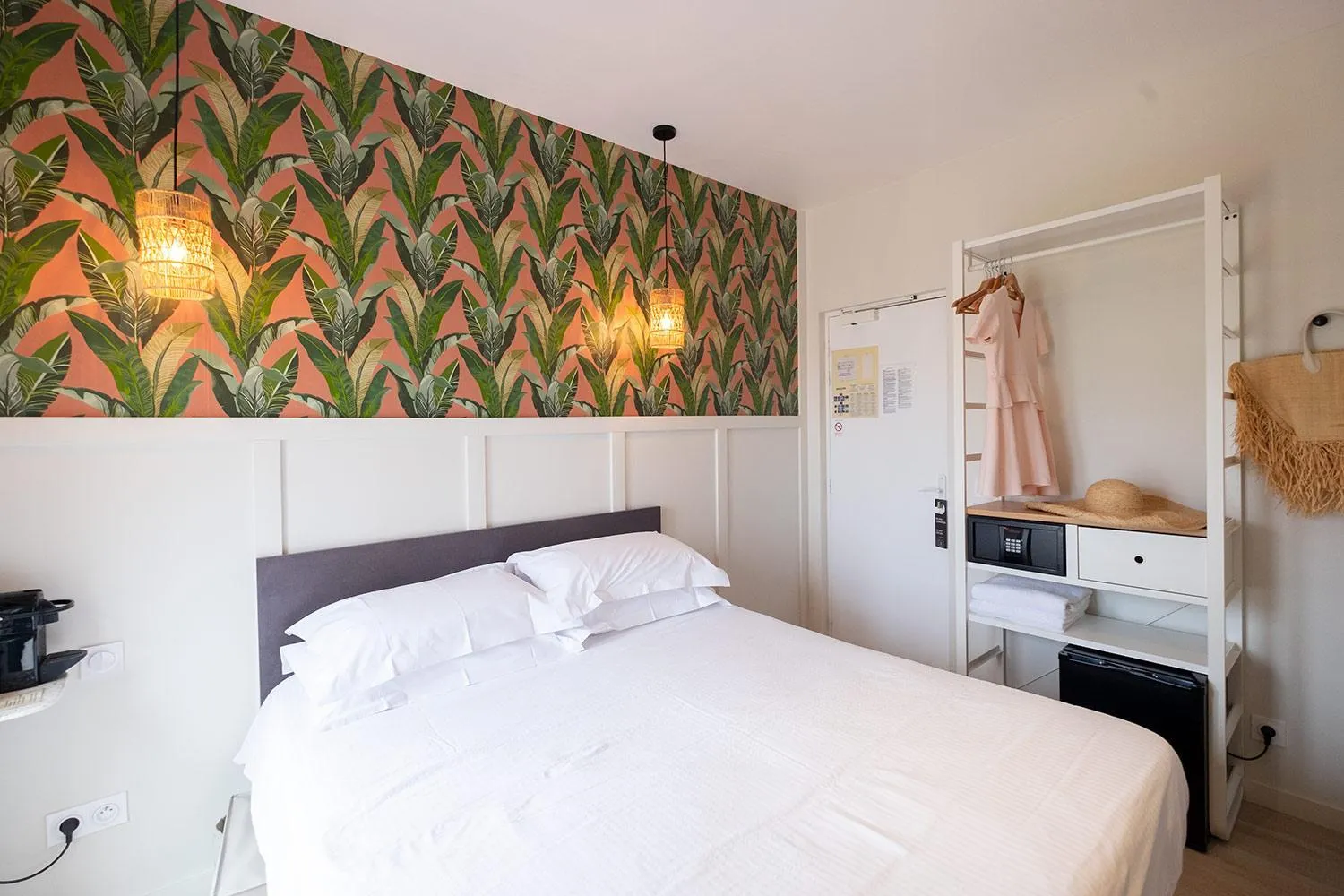 Bed in Hôtel de la Plage