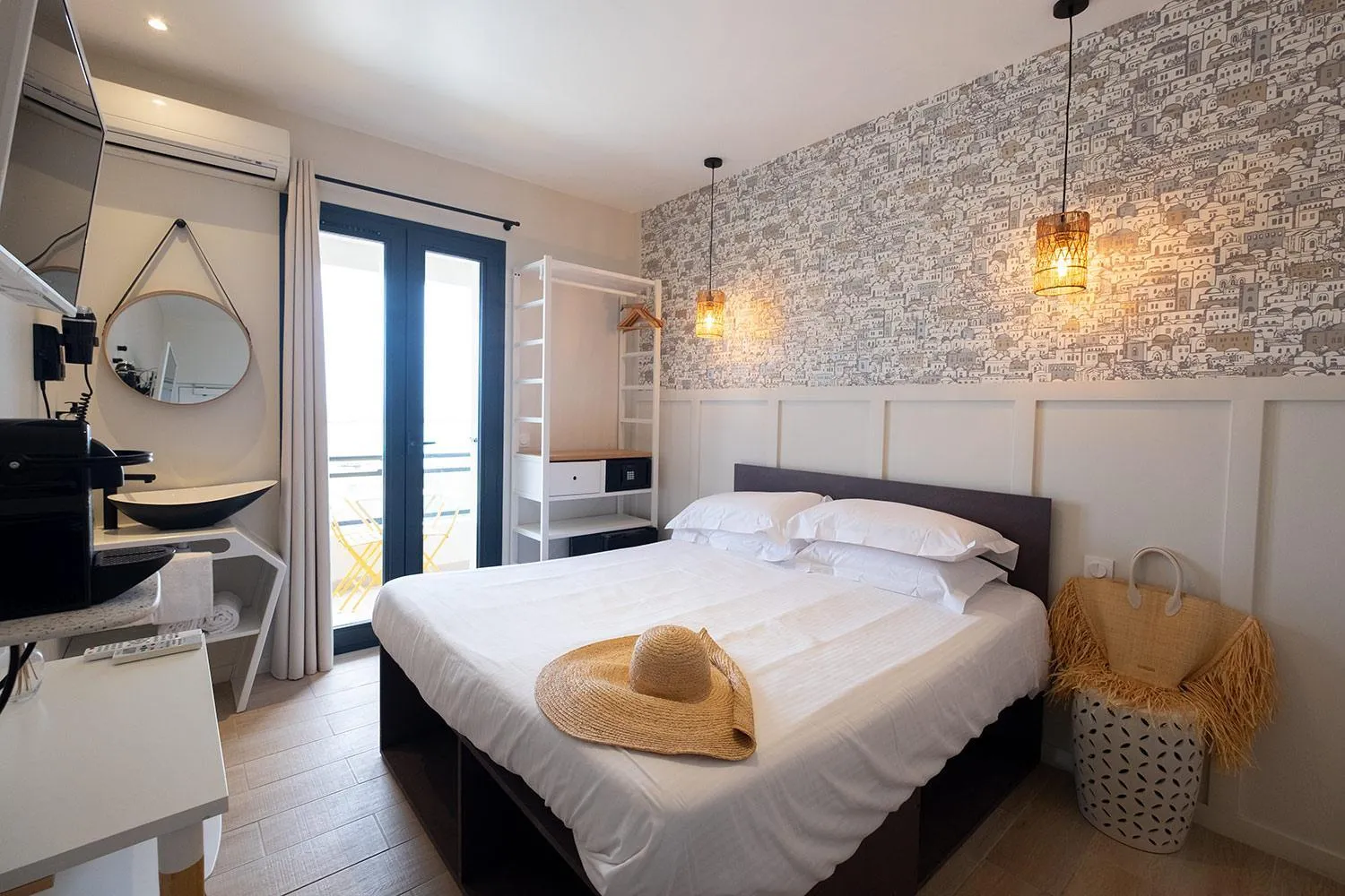 Bed in Hôtel de la Plage