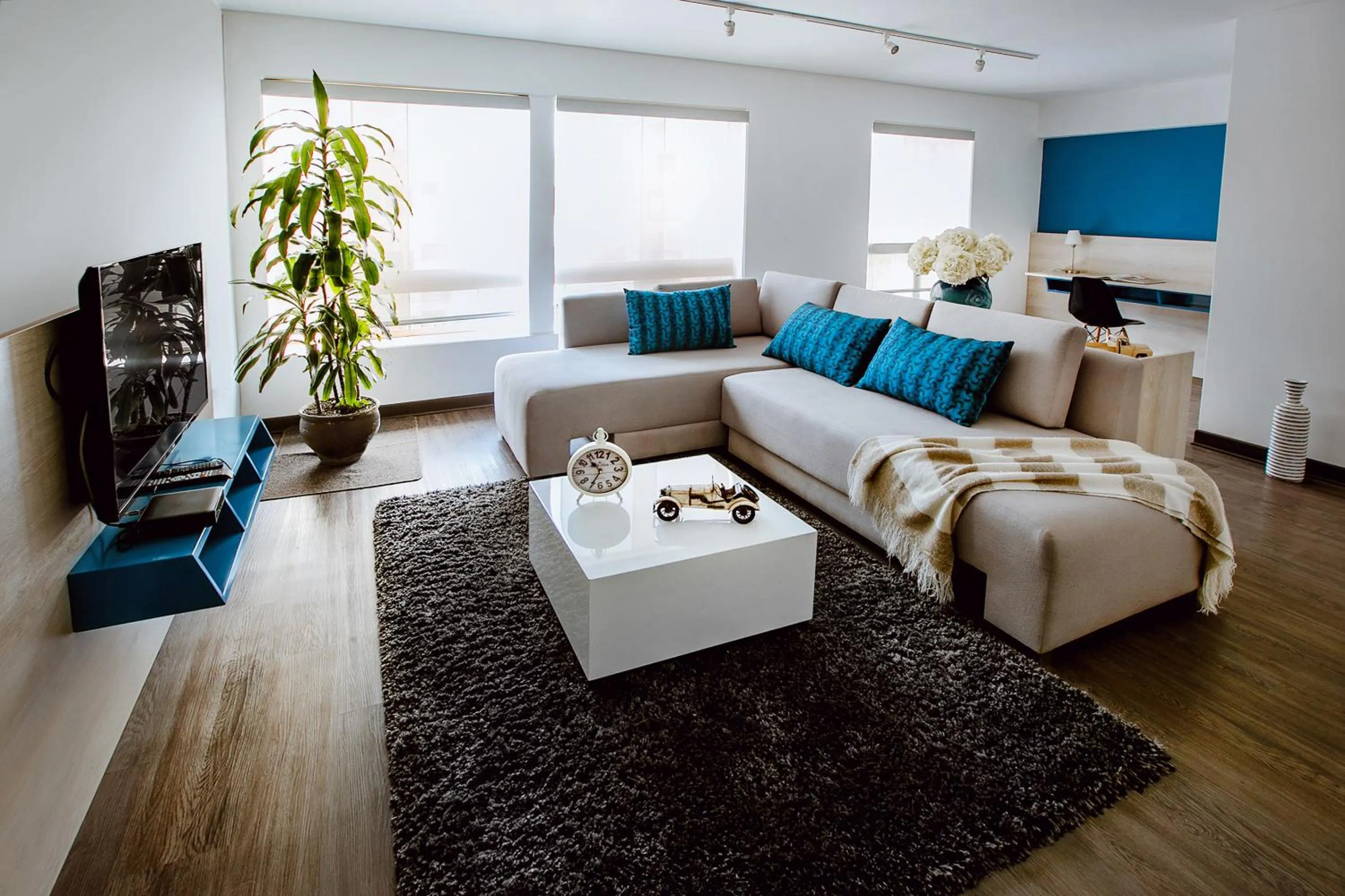 Living room, Bed in Daniel's Apart Hotel