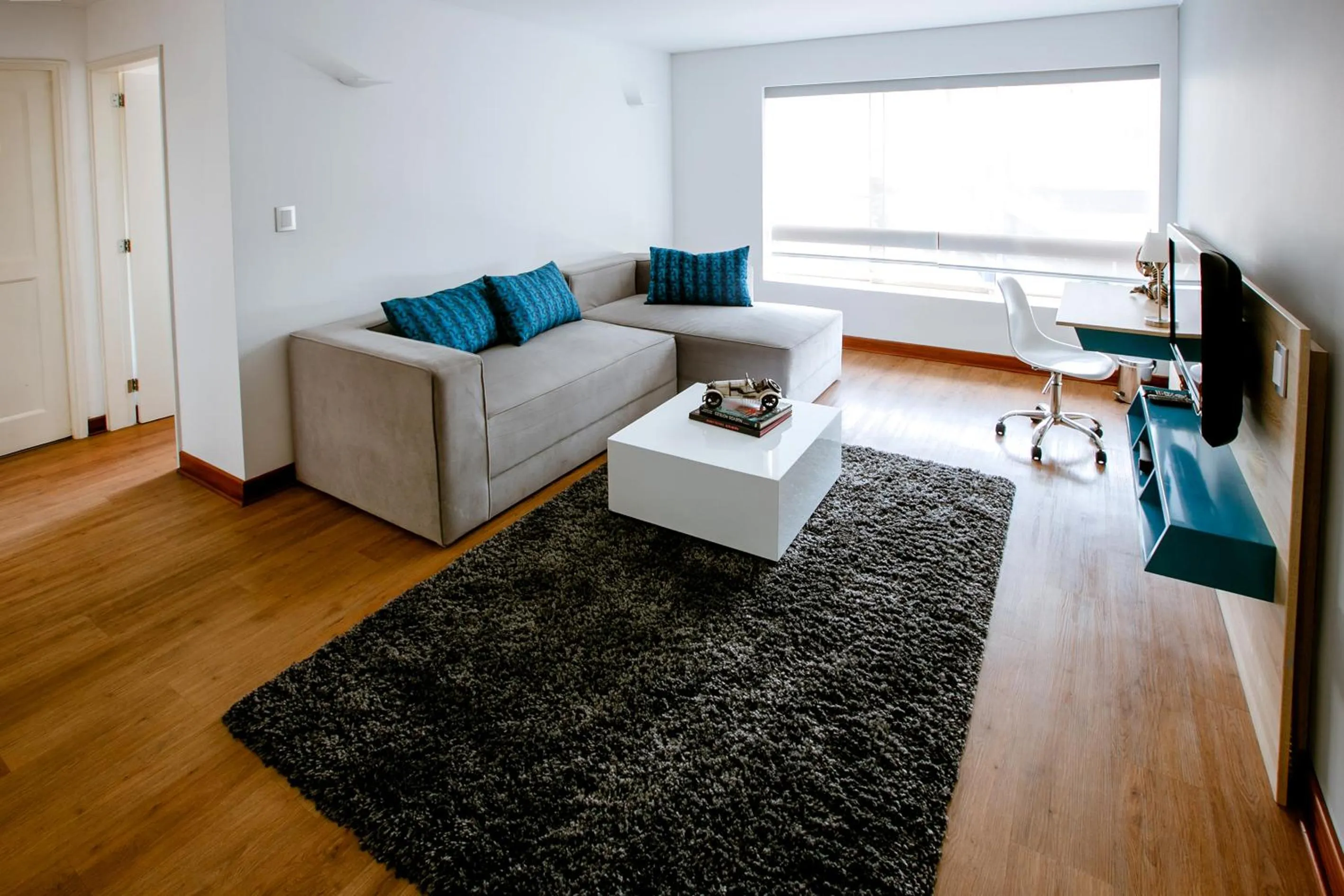 Living room, Bed in Daniel's Apart Hotel