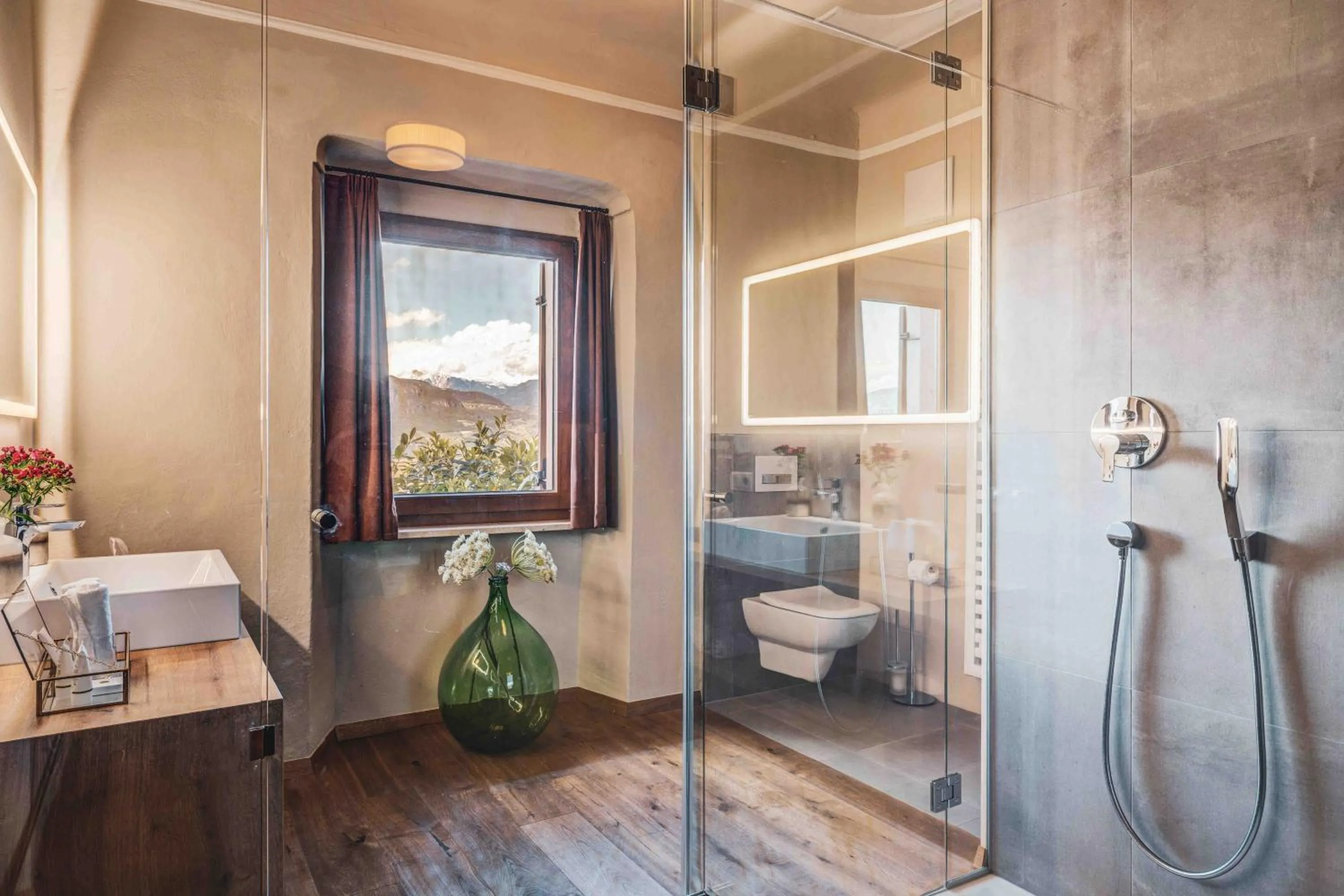 Shower in Hotel Ansitz Rungghof