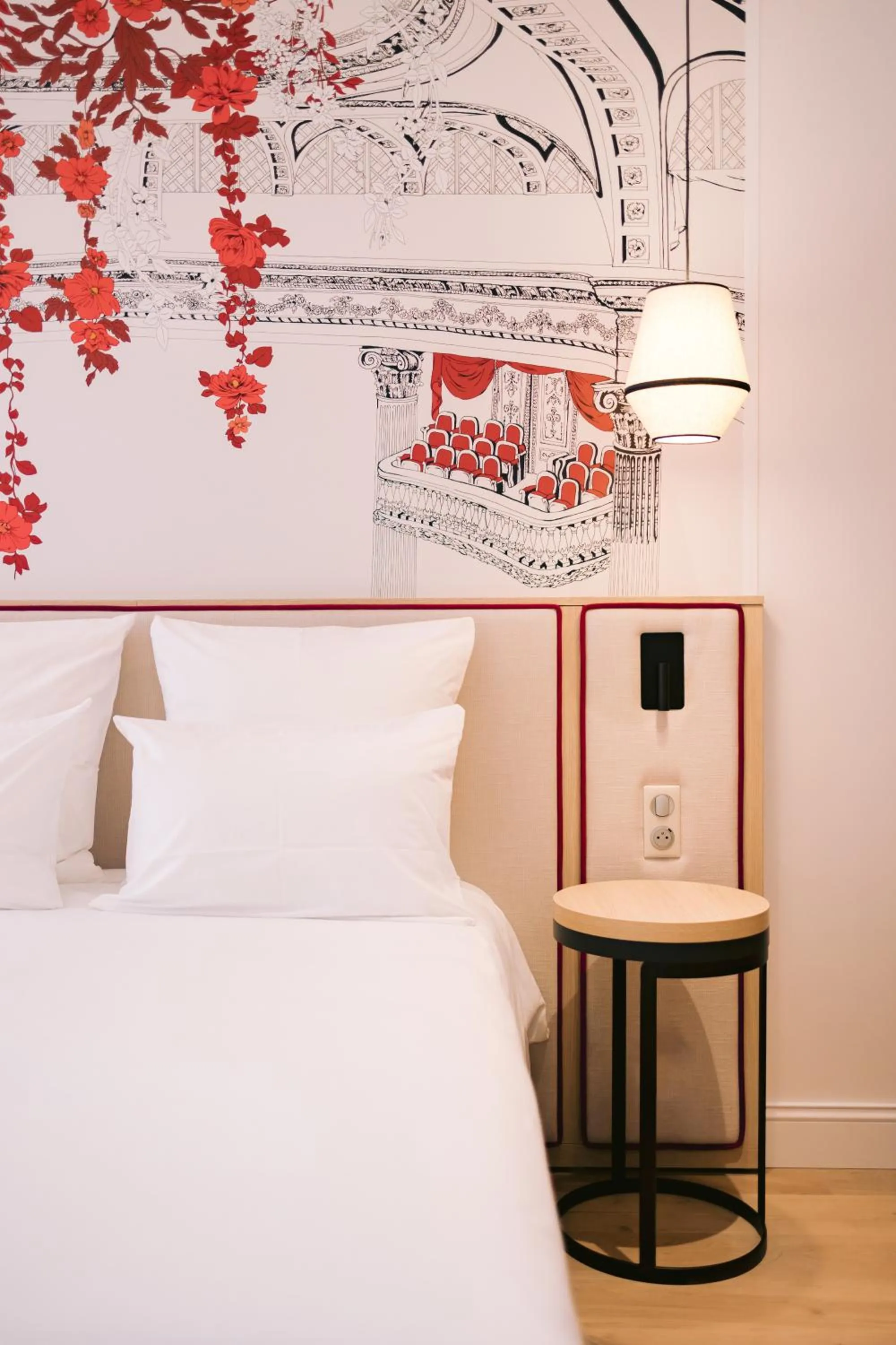 Bedroom, Bed in Hôtel Majestic