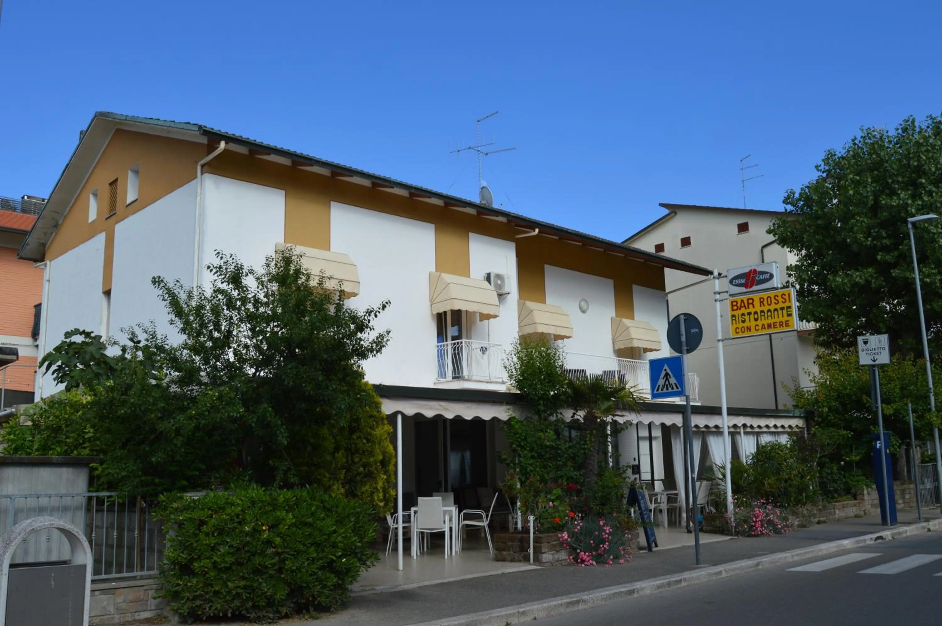 Facade/entrance in Pensione Rossi