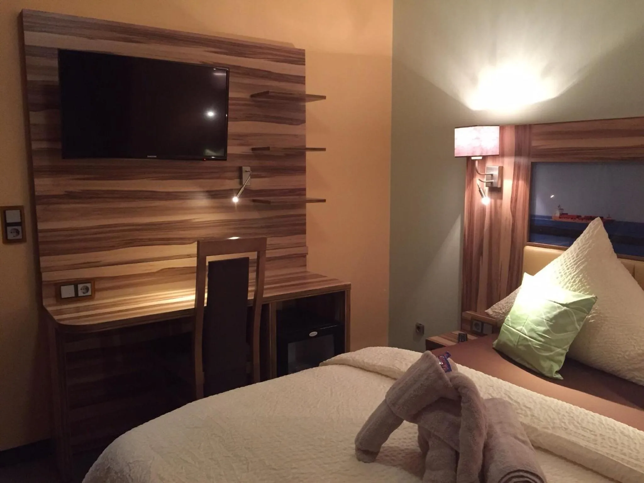 Photo of the whole room, Bed in Hotel Meereswoge