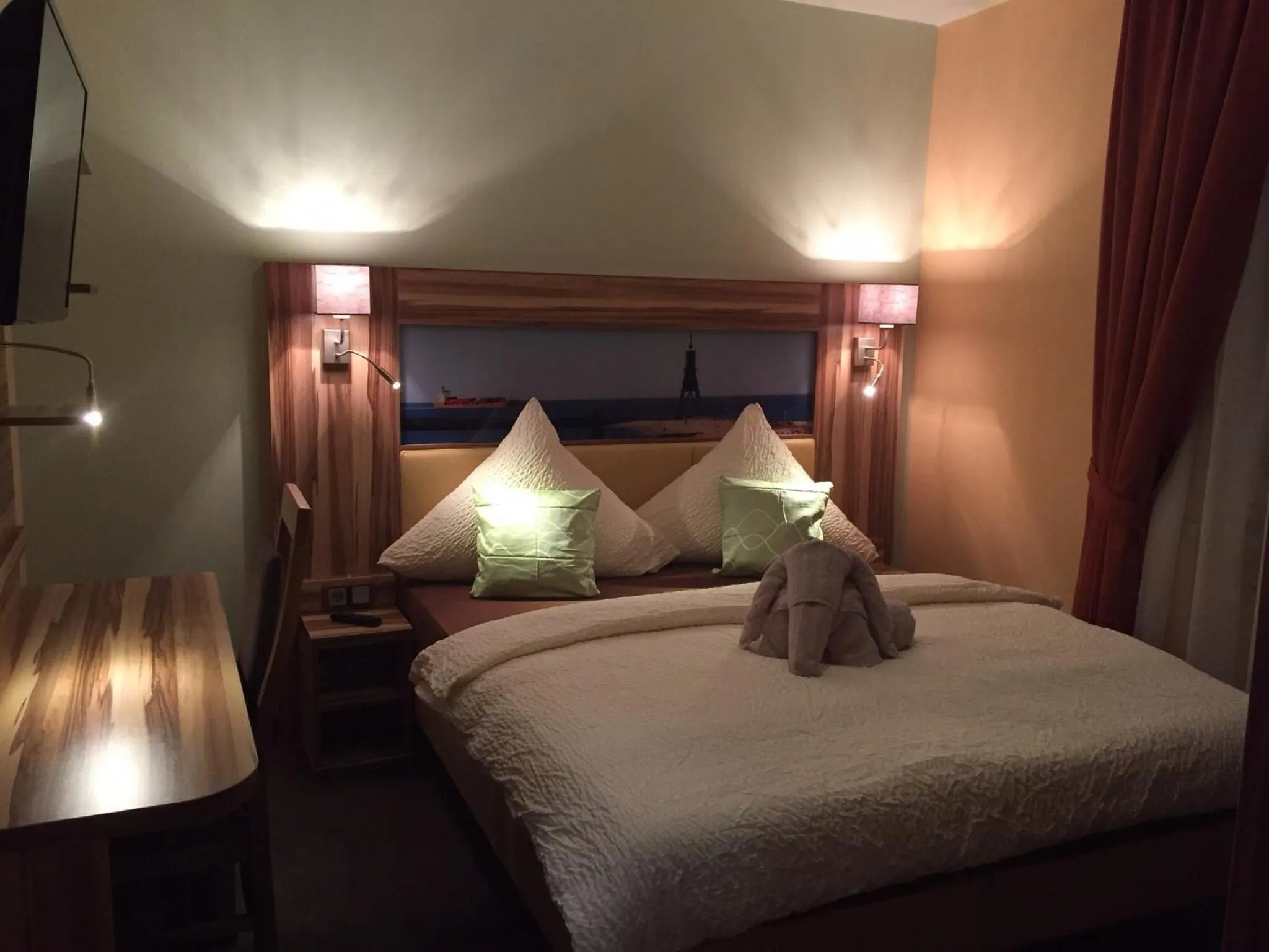 Photo of the whole room, Bed in Hotel Meereswoge