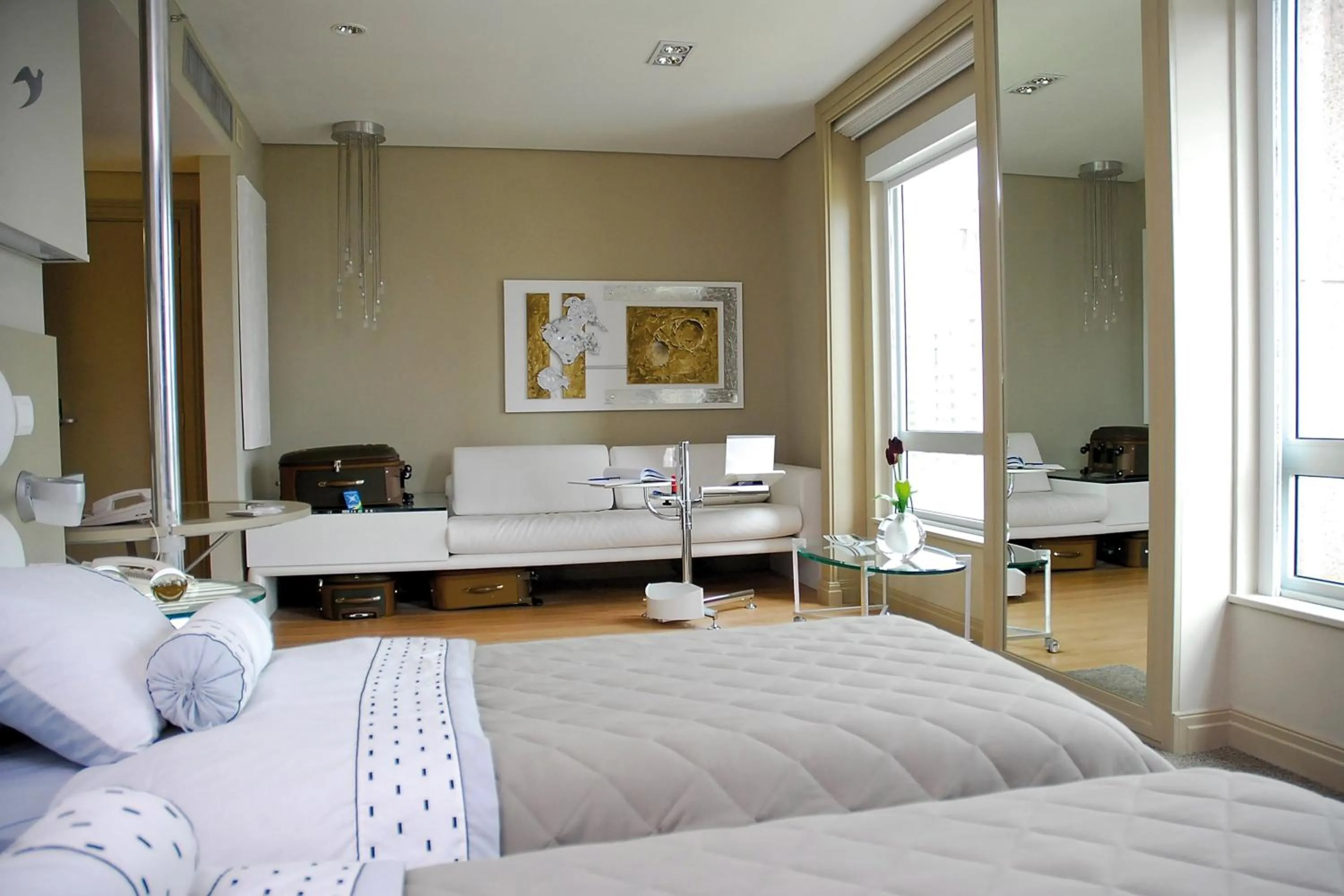 Photo of the whole room, Bed in Sheraton São Paulo WTC Hotel