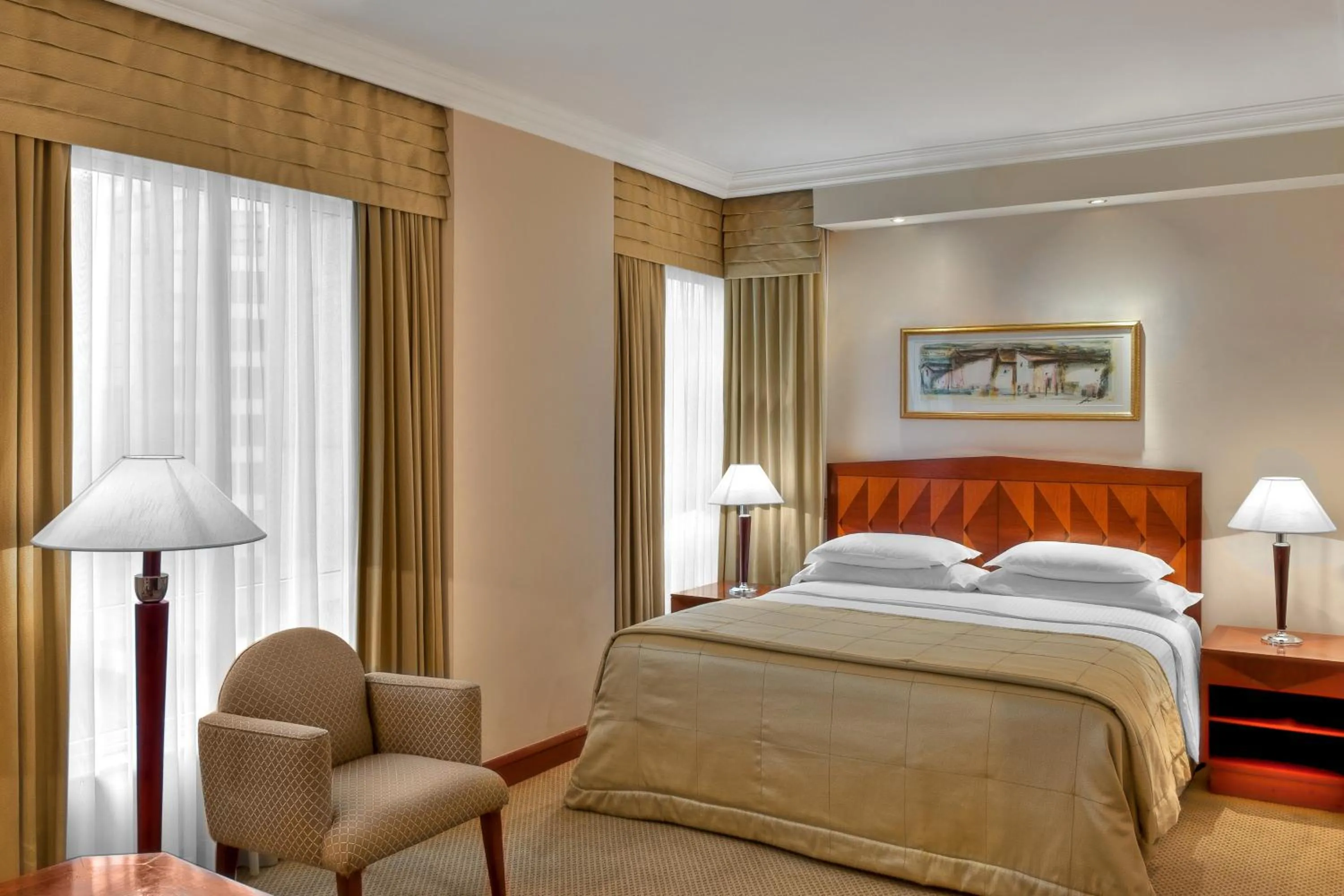 Photo of the whole room, Bed in Sheraton São Paulo WTC Hotel