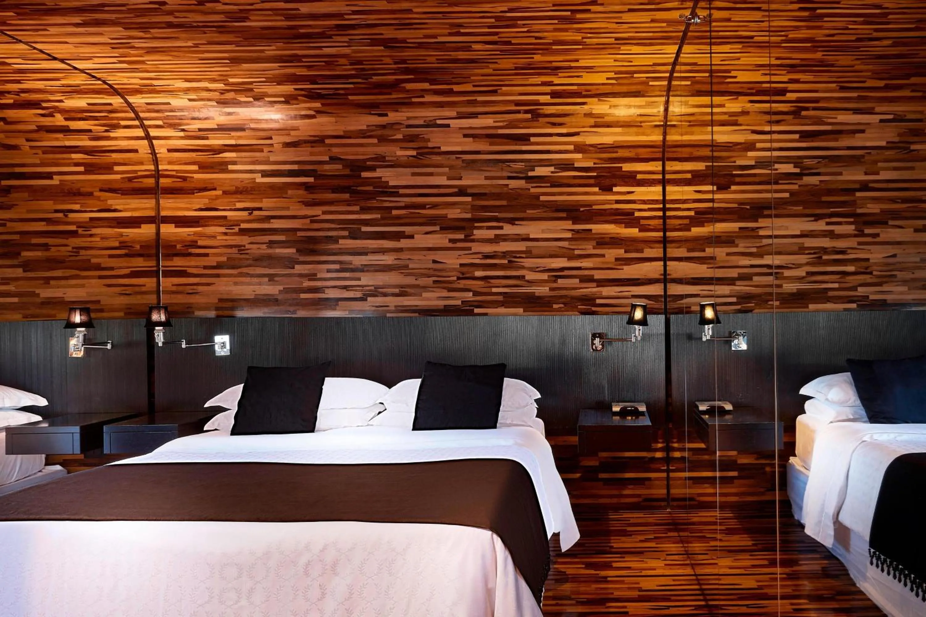 Photo of the whole room, Bed in Sheraton São Paulo WTC Hotel