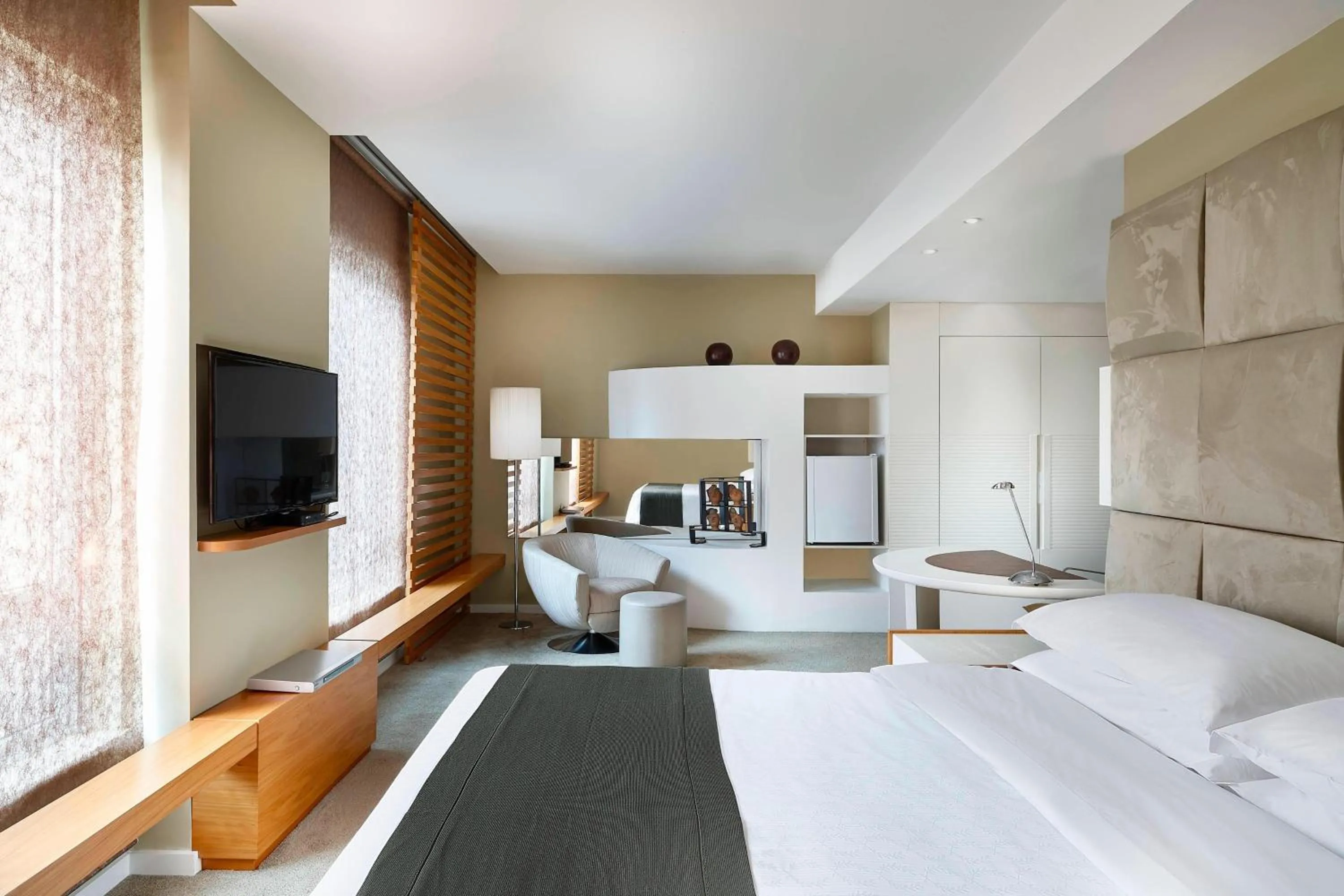 Photo of the whole room, Bed in Sheraton São Paulo WTC Hotel