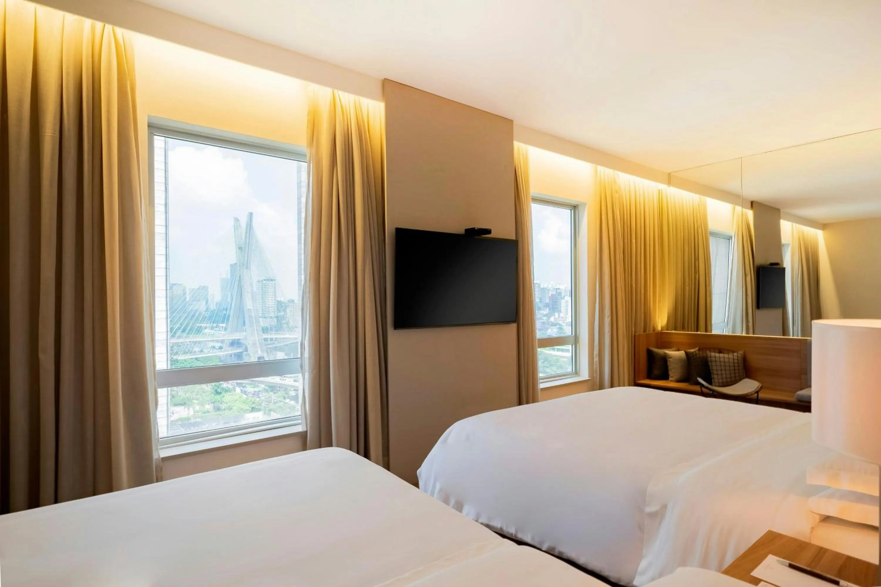 Photo of the whole room, Bed in Sheraton São Paulo WTC Hotel