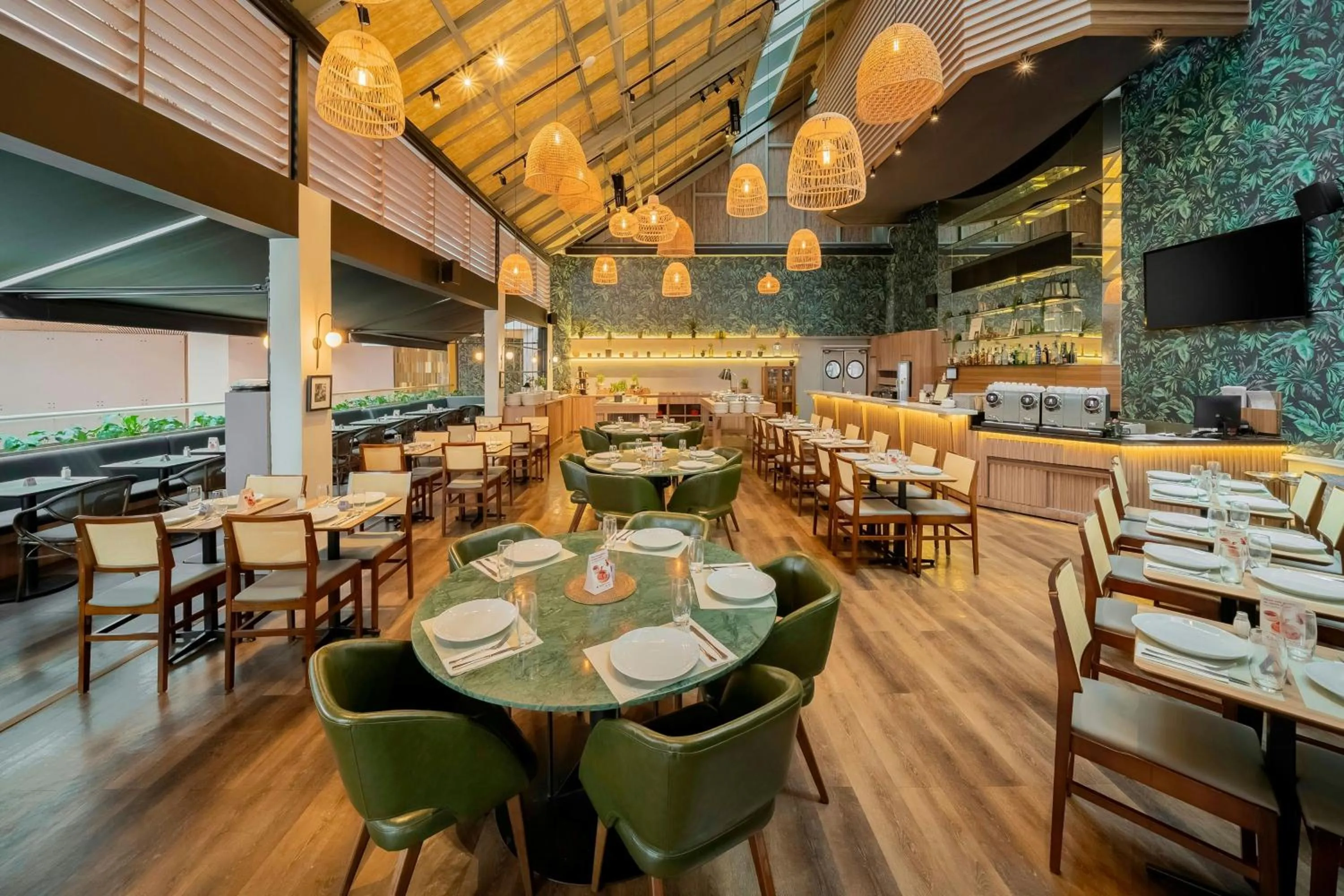 Restaurant/places to eat in Sheraton São Paulo WTC Hotel