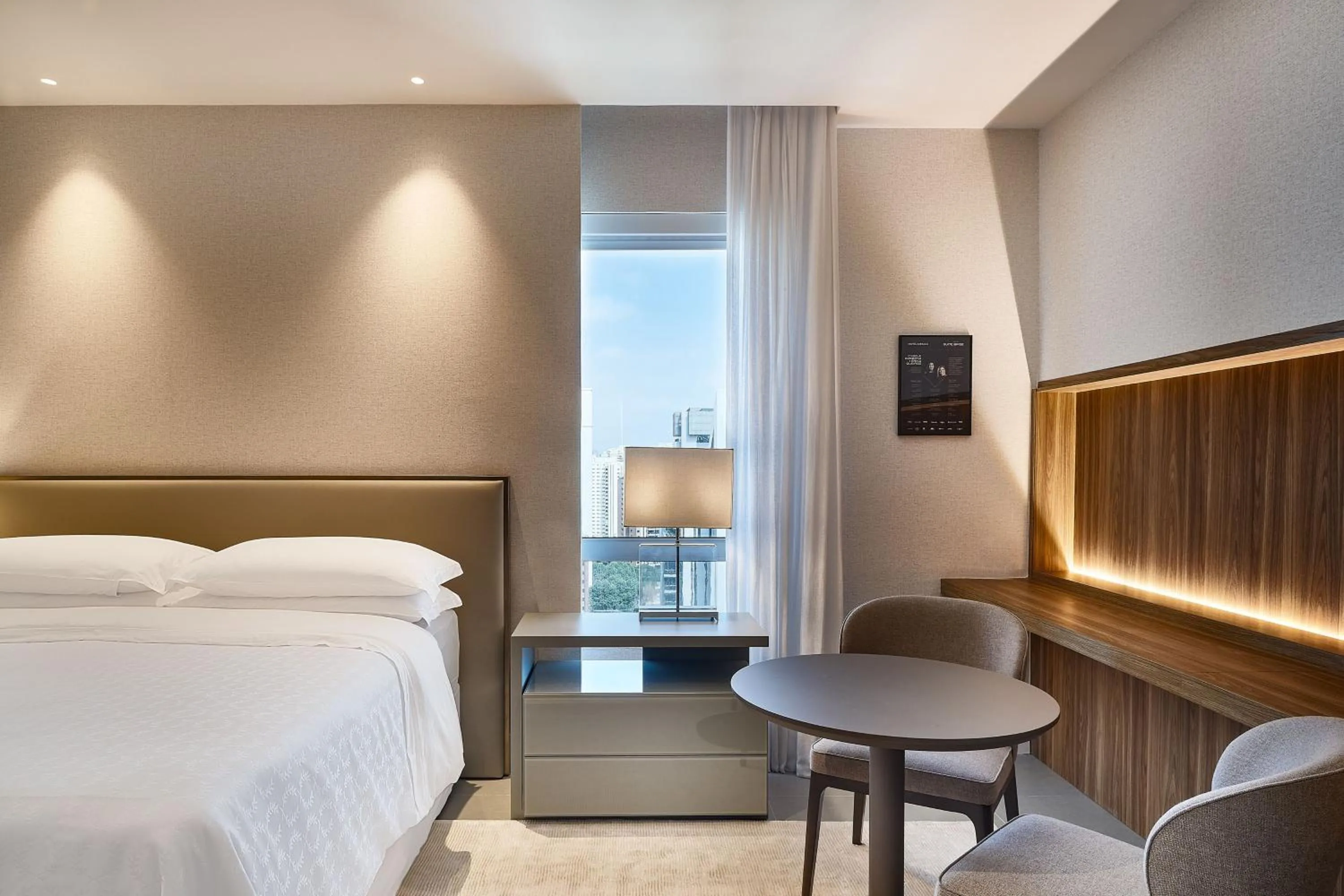 Photo of the whole room, Bed in Sheraton São Paulo WTC Hotel